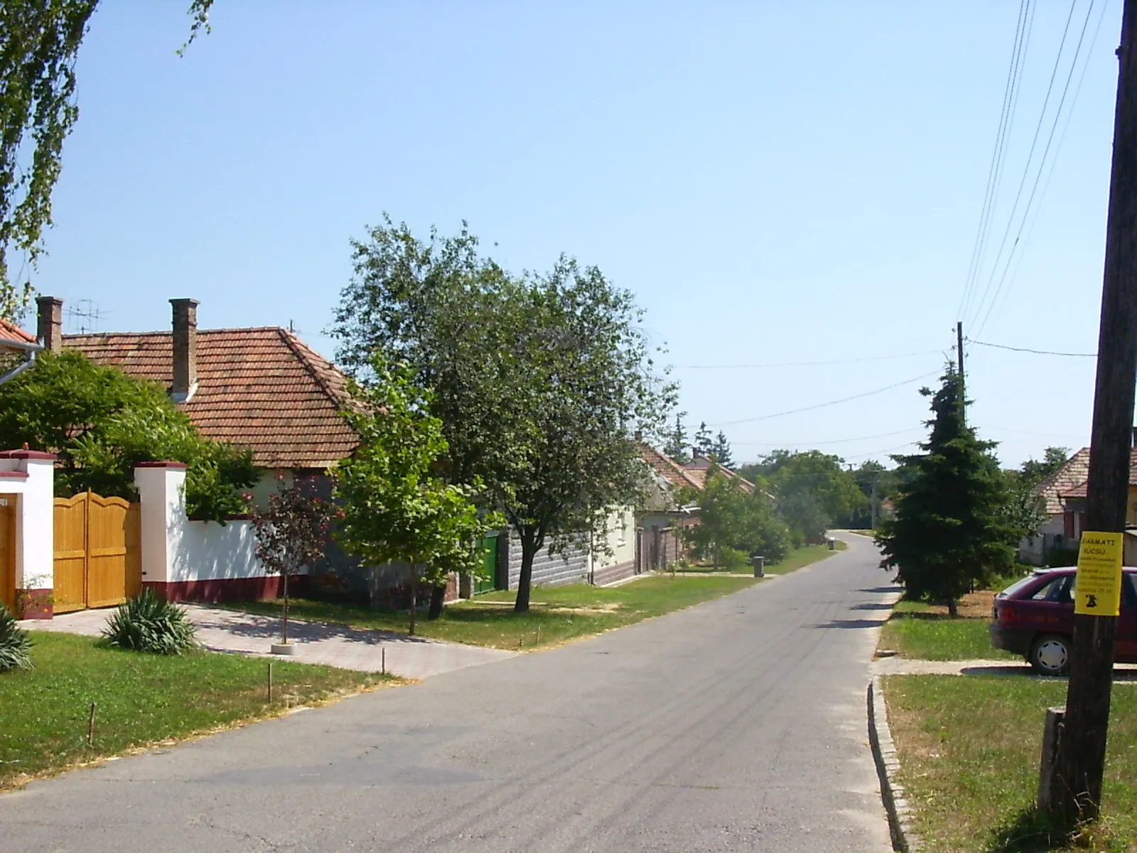 Photo showing: Street view from Szerecseny