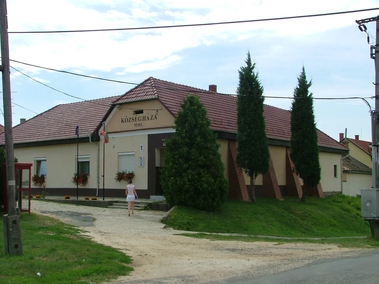 Photo showing: Village hall in Iván