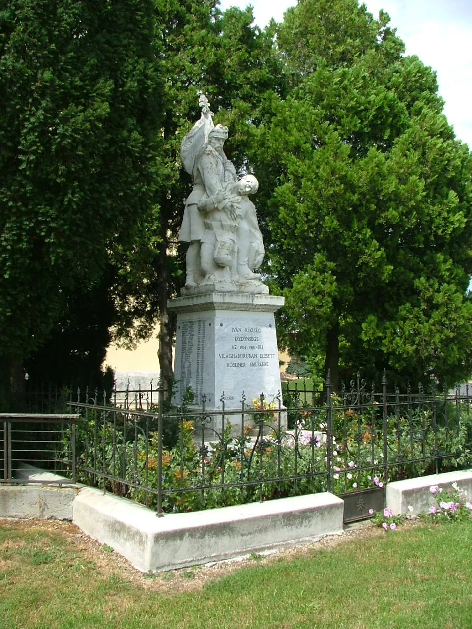 Photo showing: WWI memorial in Iván