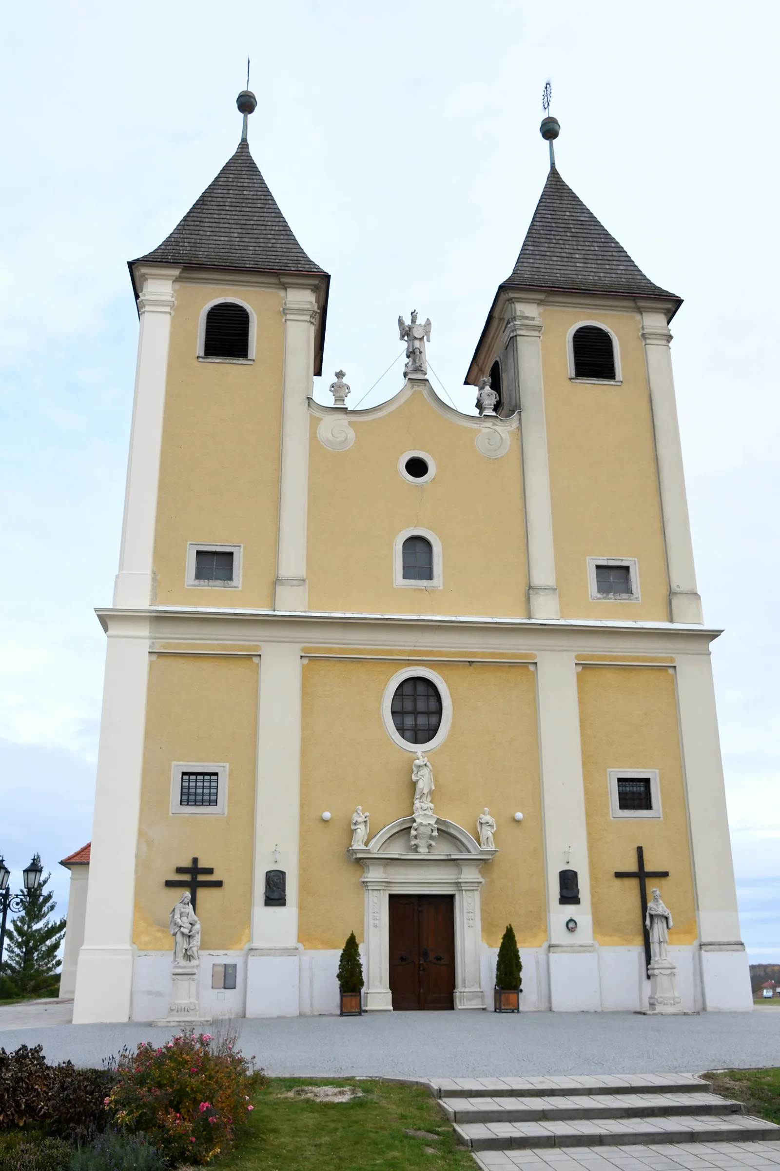 Photo showing: Roman Catholic church in Fertőszéplak, Hungary