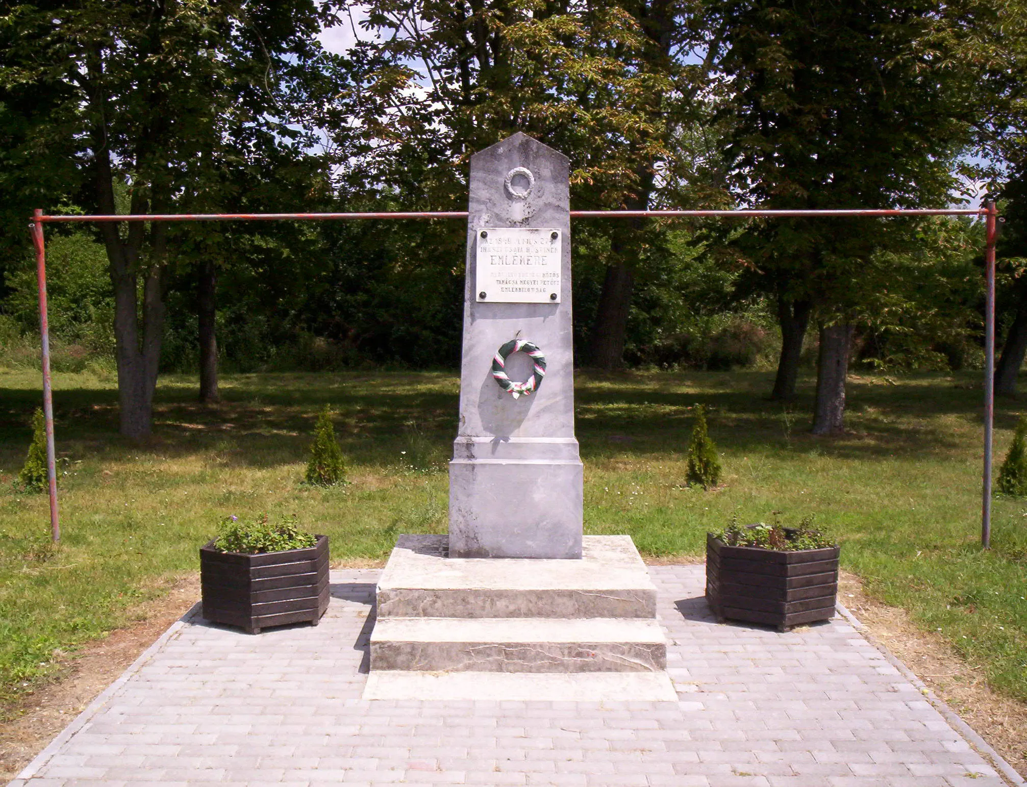 Photo showing: Memorial of the battle of Ihász (1849-06-27) in Ihász Az ihászi csata (1849. június 27.) emlékműve Ihászon.