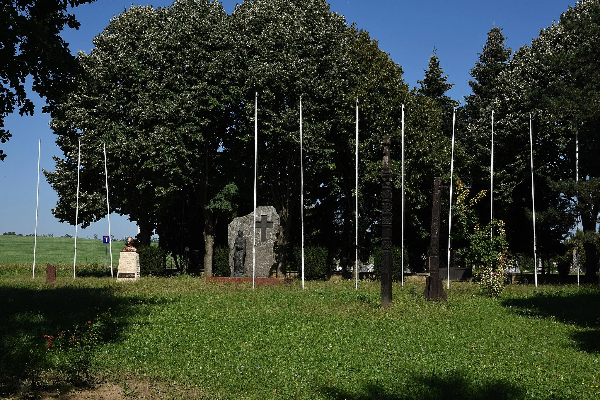 Photo showing: Memorials in Sitke