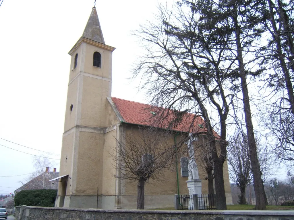 Photo showing: Nagyboldogasszony templom Bazsiban