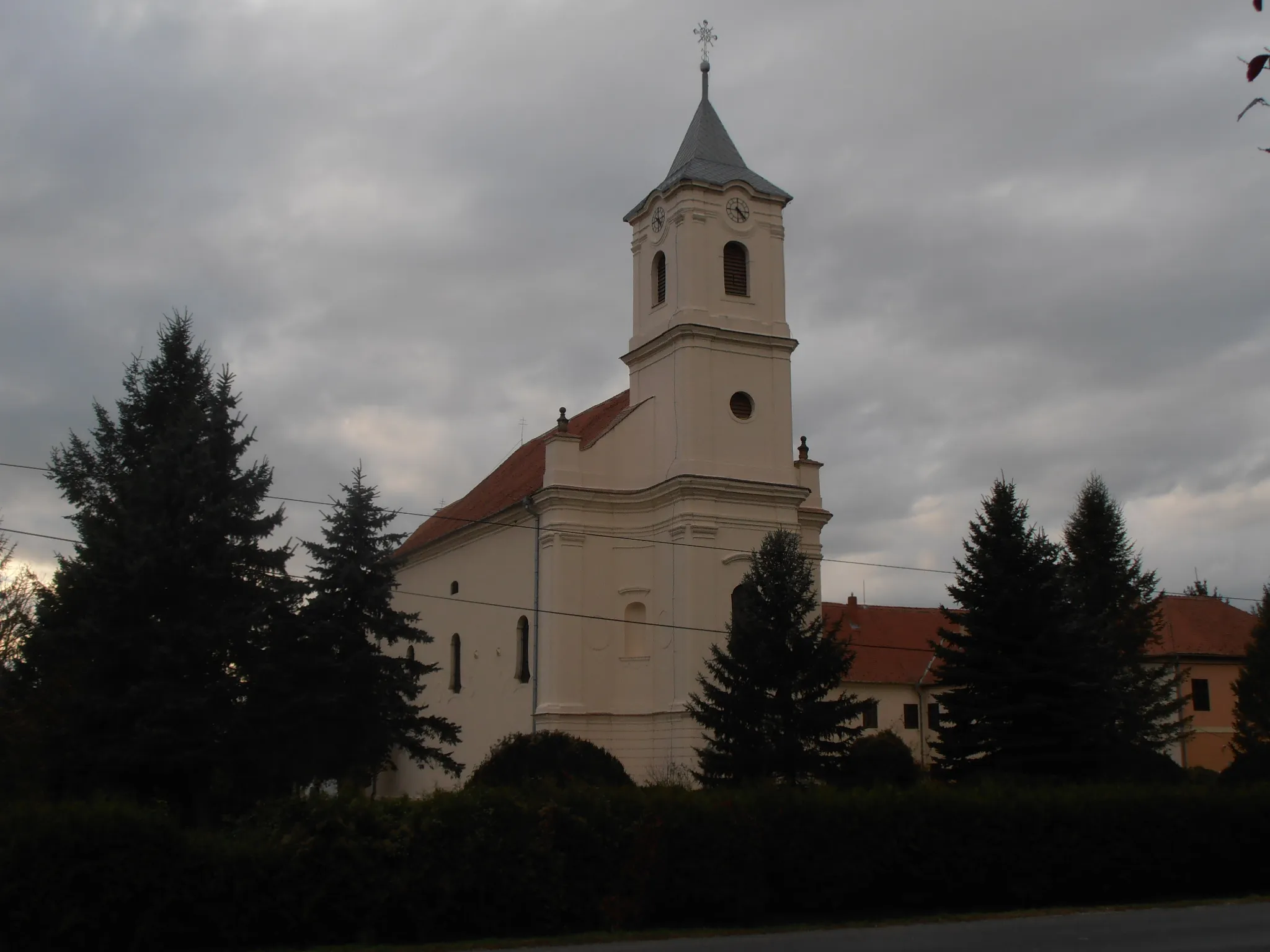 Photo showing: Catcholic church in Mesztegnyő, Hungary (built in 1757)