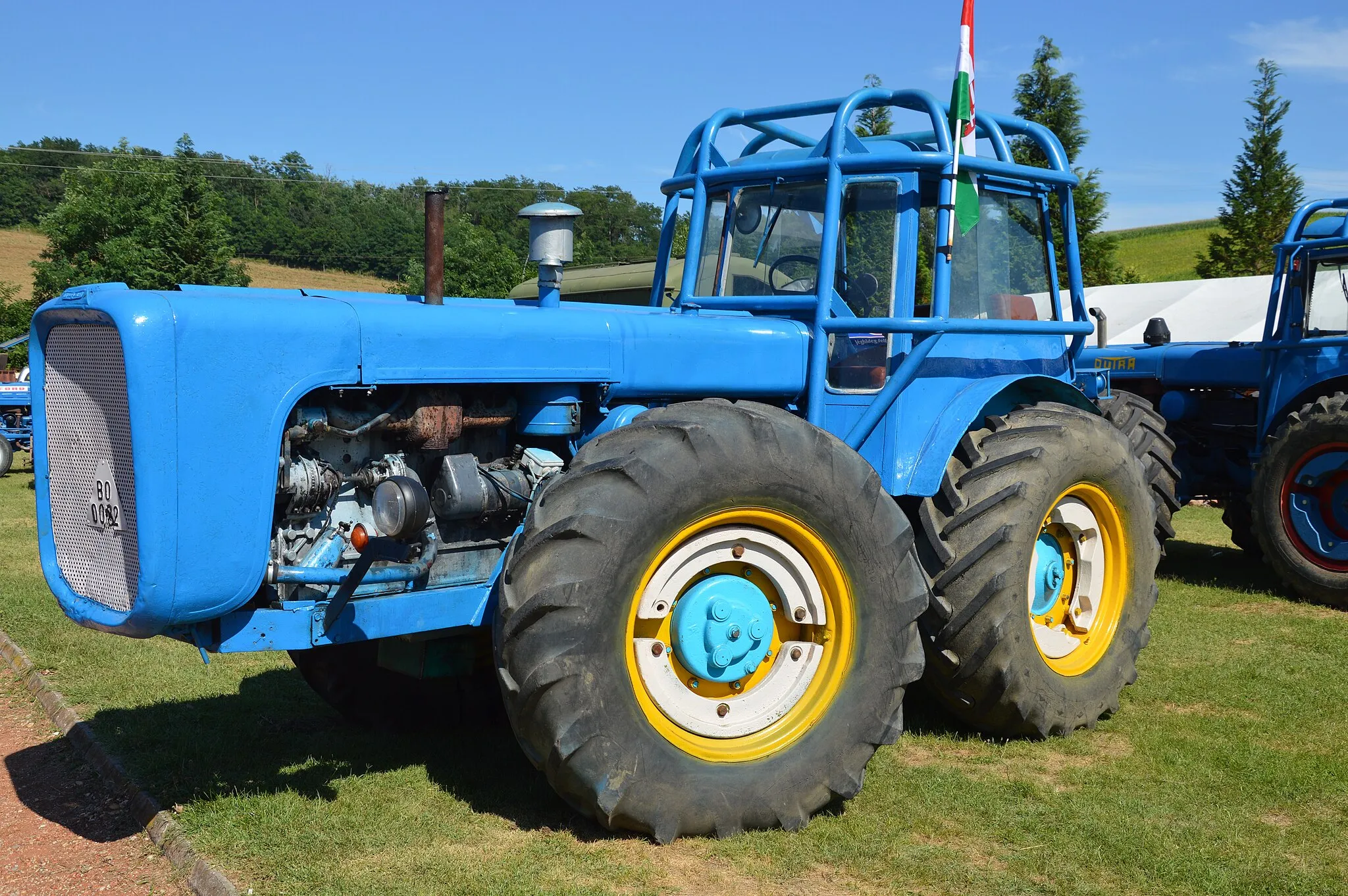 Photo showing: Dutra D4K-B Hungarian four-wheel drive tractor