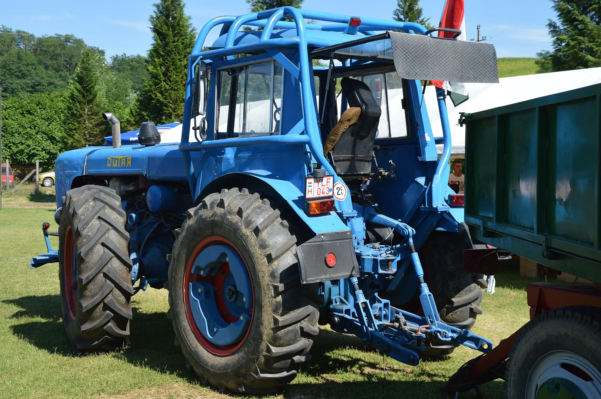 Photo showing: Dutra D4K-B Hungarian four-wheel drive tractor