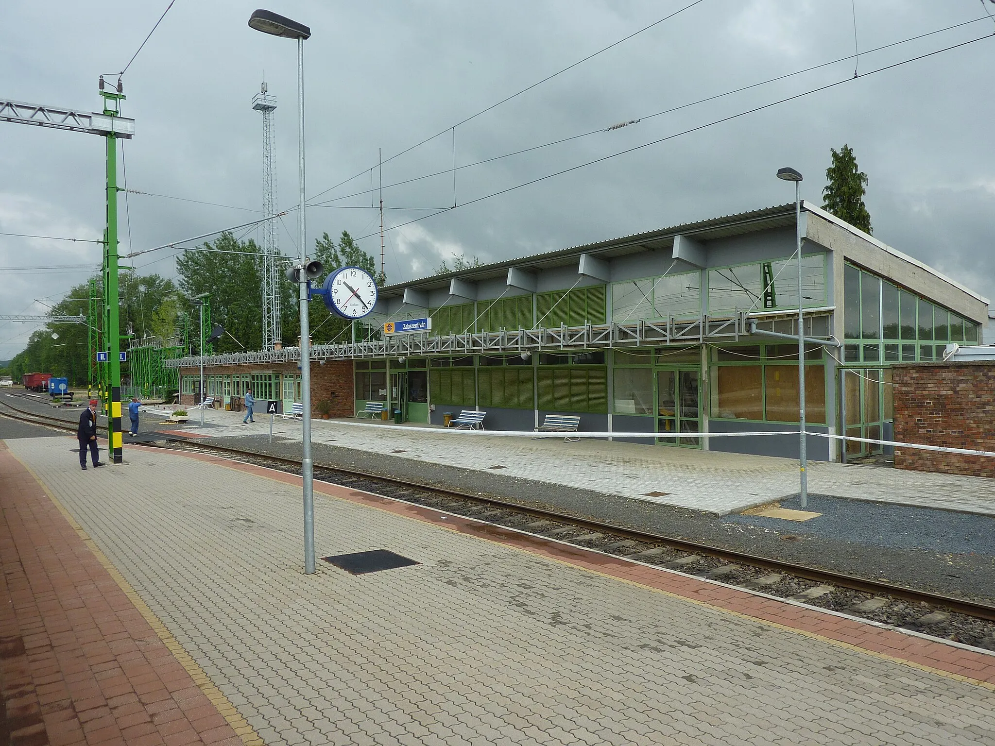 Photo showing: Railway station Zalaszentiván in Hungary