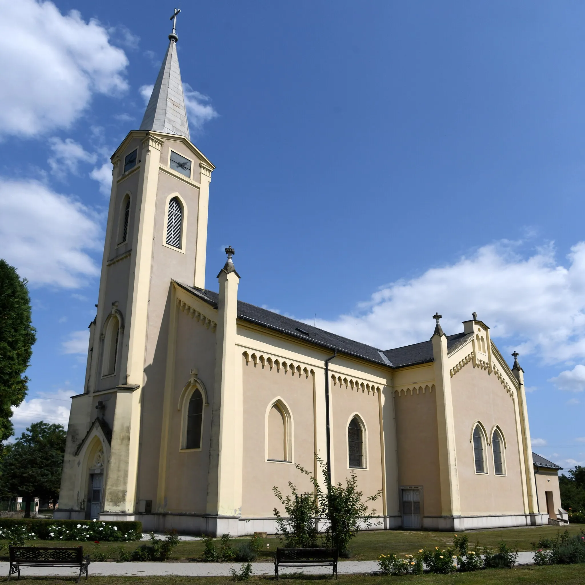 Photo showing: Roman Catholic church in Pókaszepetk, Hungary