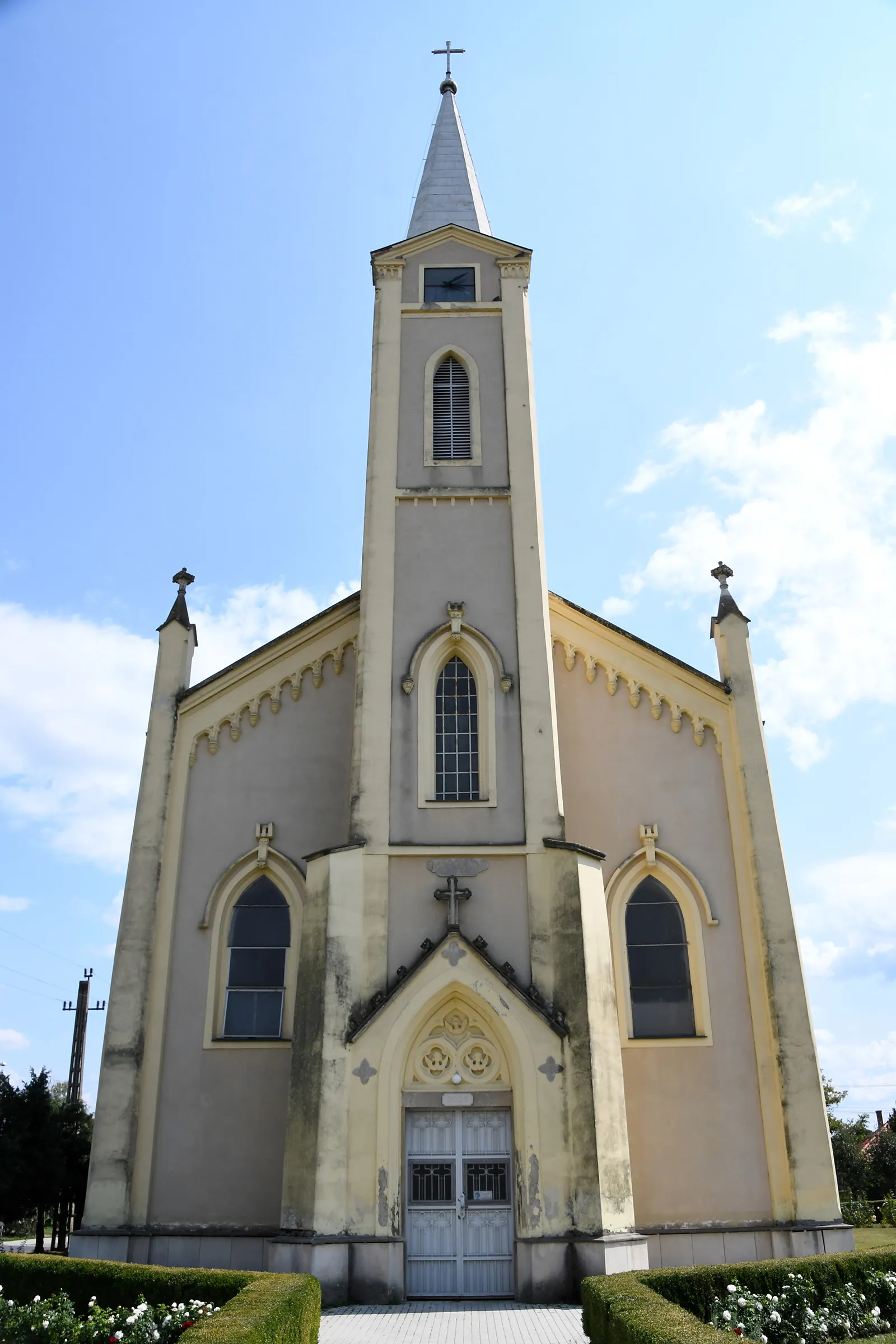 Photo showing: Roman Catholic church in Pókaszepetk, Hungary