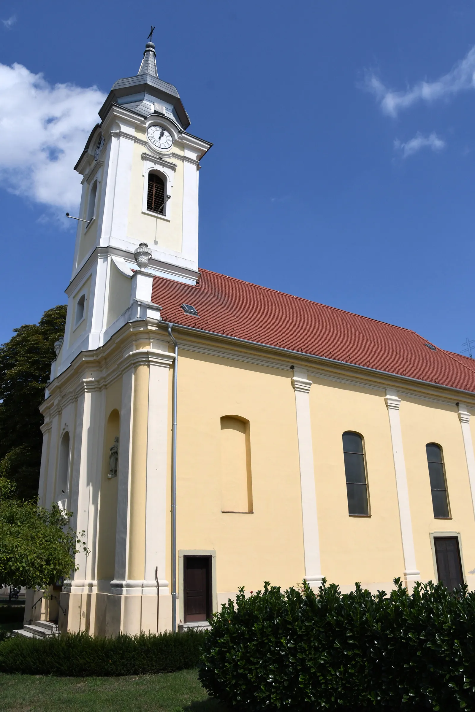 Photo showing: Roman Catholic church in Zalabér, Hungary