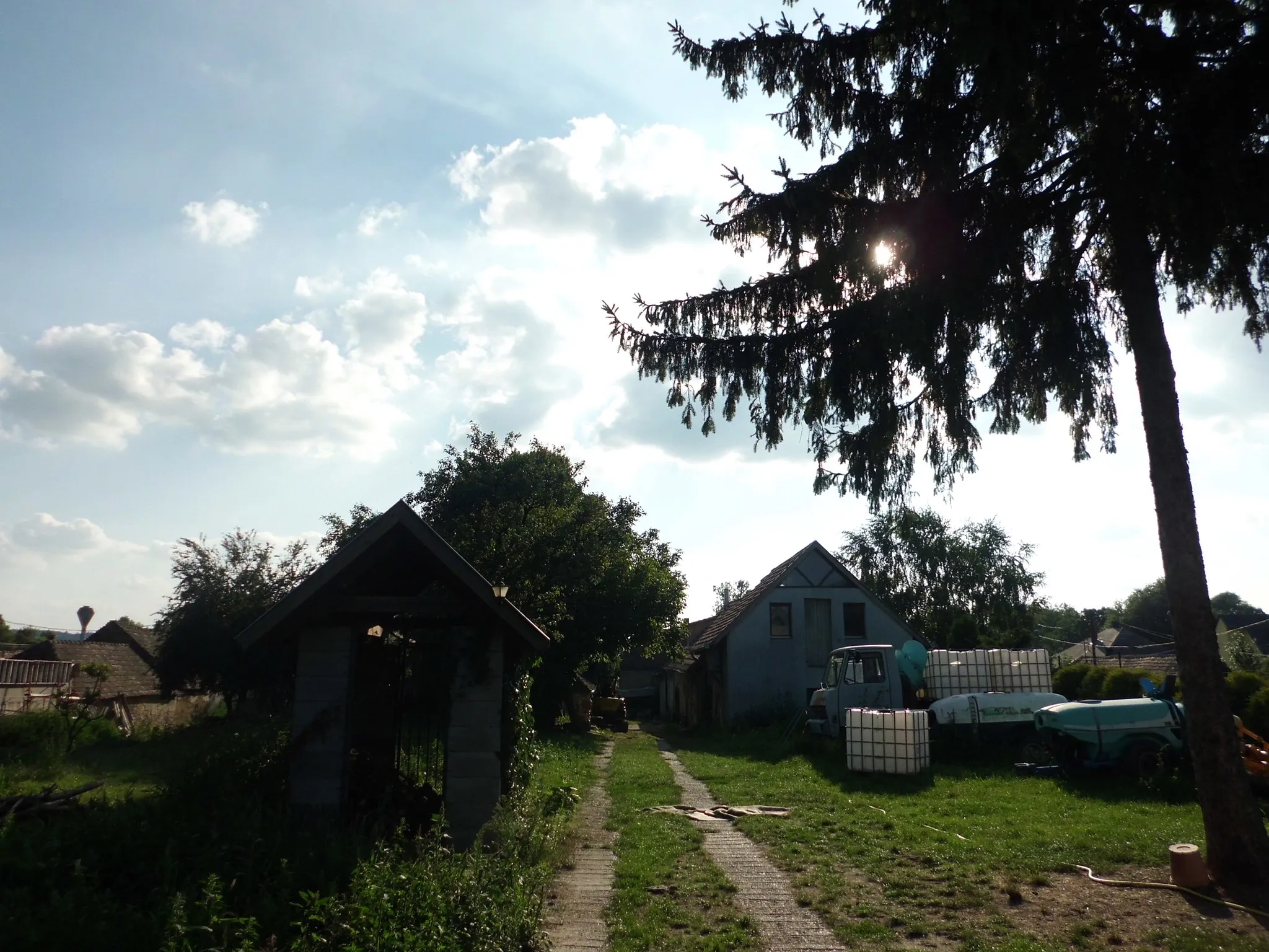 Photo showing: General picture of a farm in Ohid