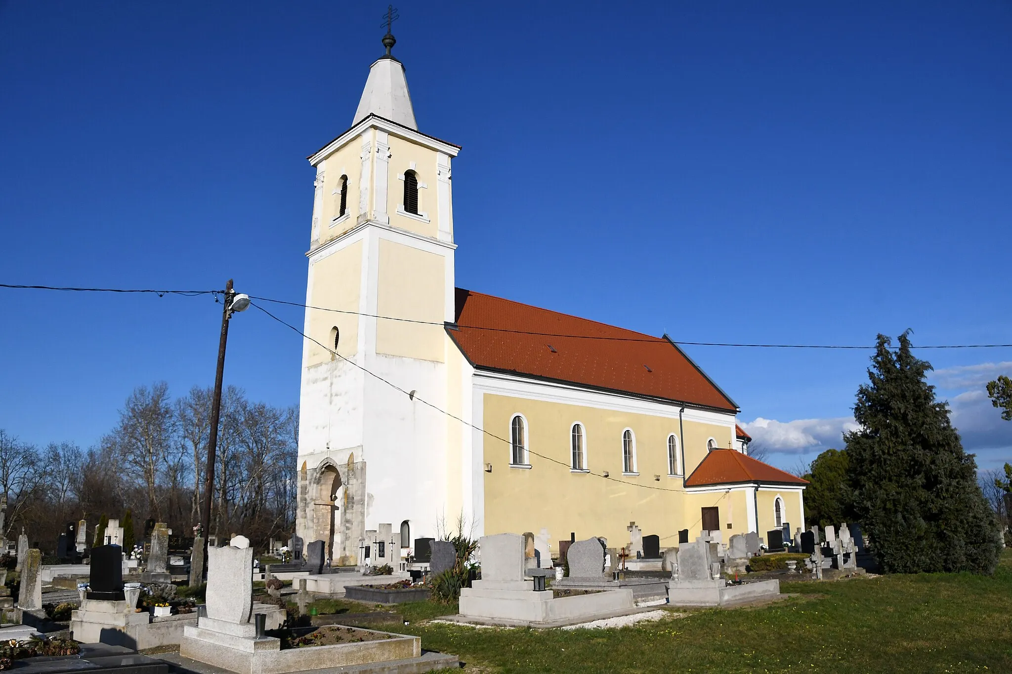 Photo showing: Roman Catholic church in Jákfa, Hungary