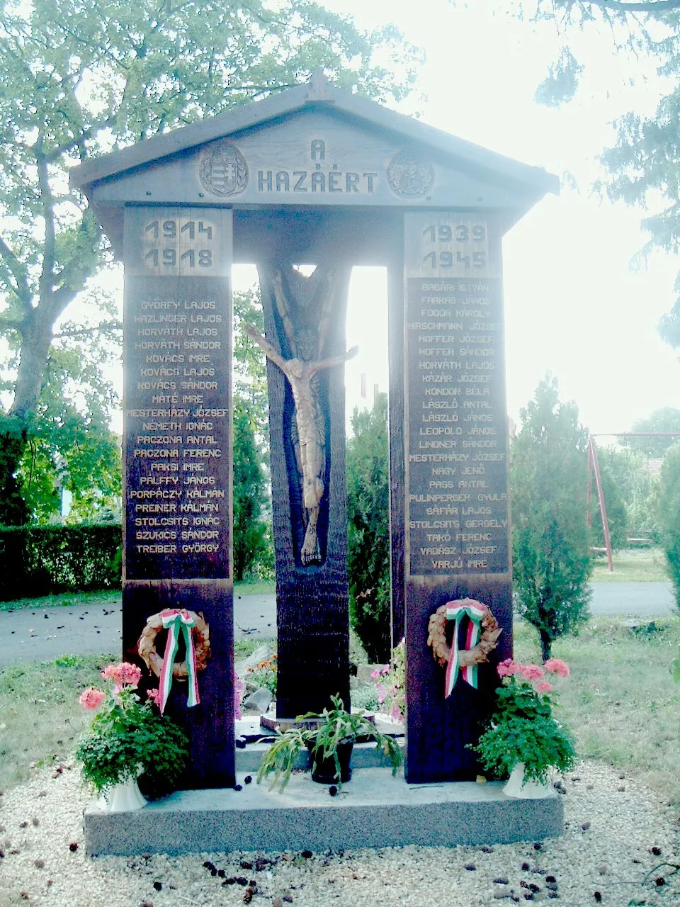 Photo showing: The Memorial of the 1st and 2nd World War in Gasztony