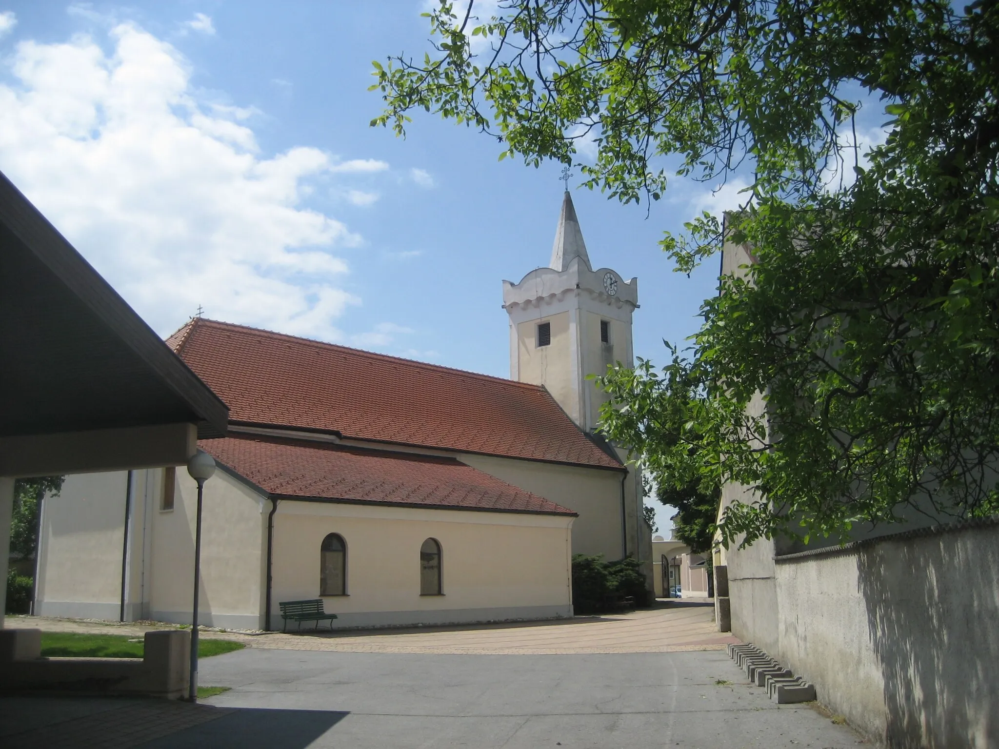 Photo showing: Katholische Kirche in Pama im Burgenland
