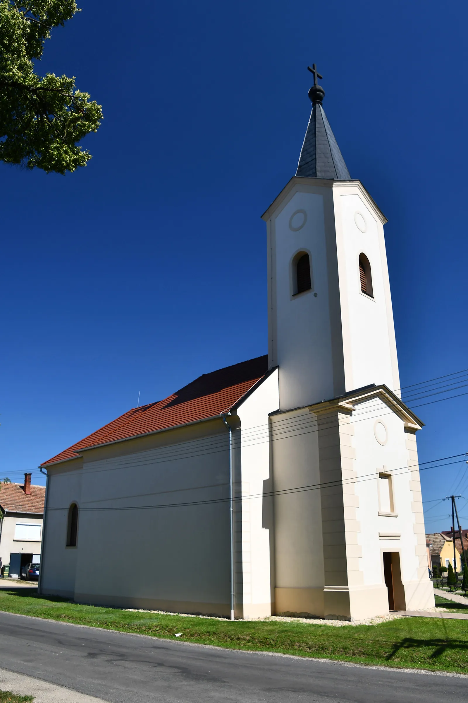 Photo showing: Roman Catholic church in Kemenessömjén, Hungary
