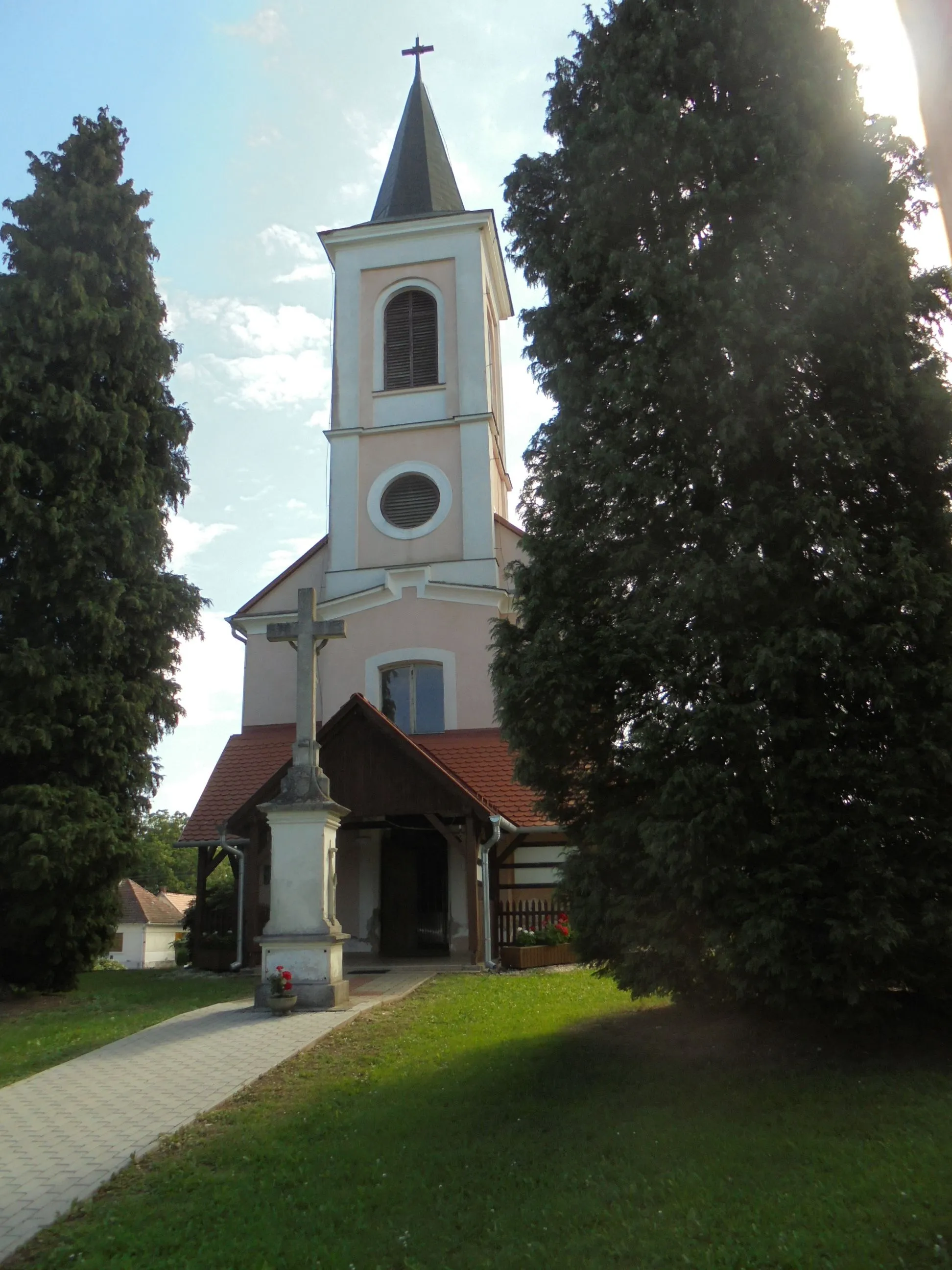 Photo showing: Felsőmarác Roman Catholic church