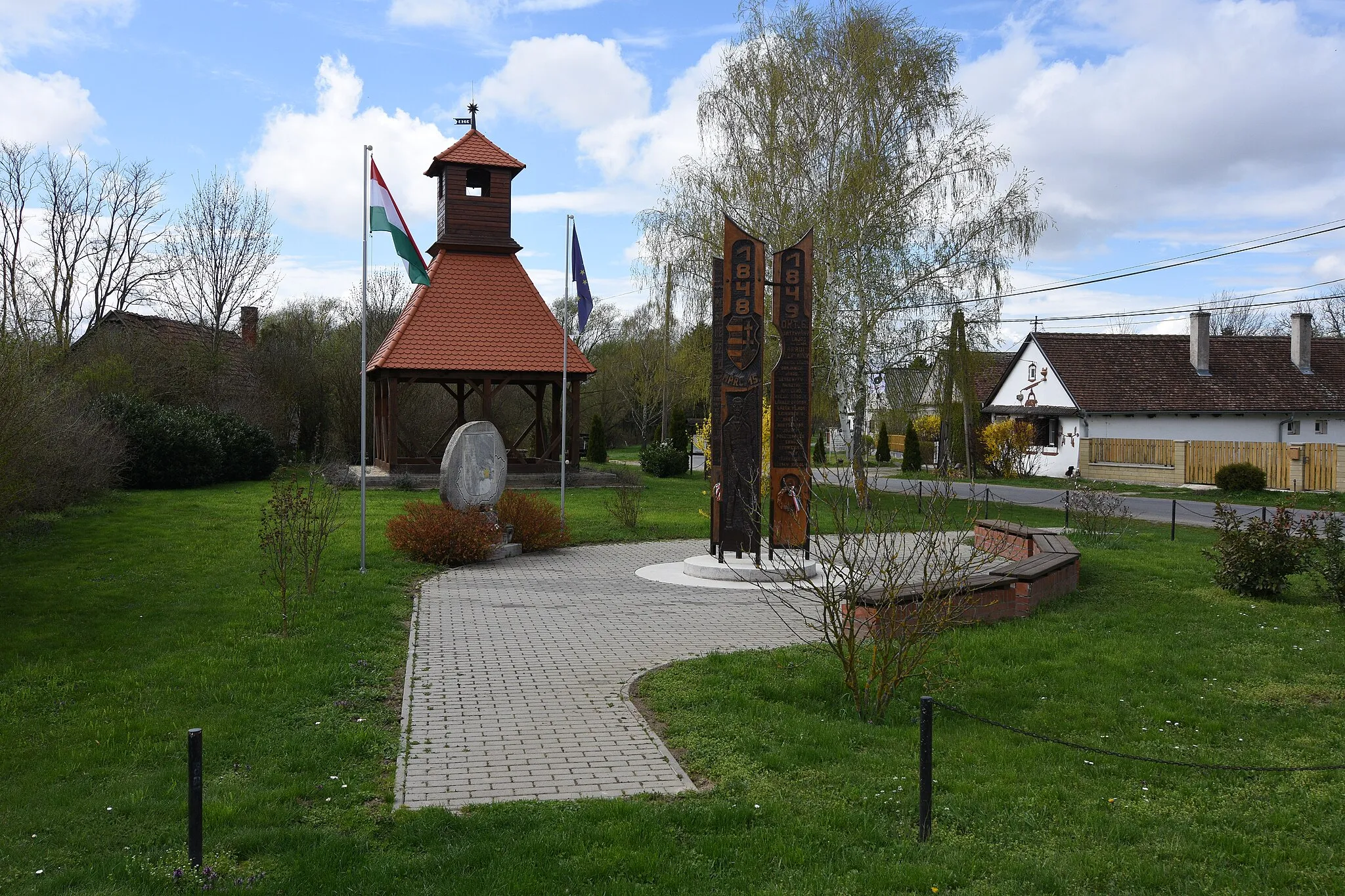 Photo showing: Memorial Molnaszecsőd