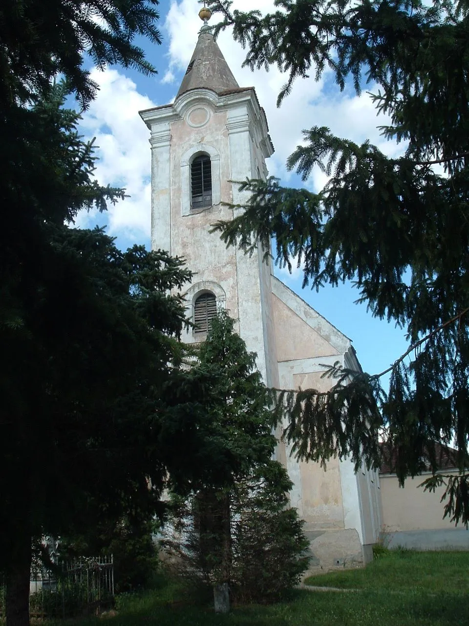 Photo showing: The Church in Szentléránt (Sorkifalud), Hungary. Szent Lénárd apát római katolikus templom