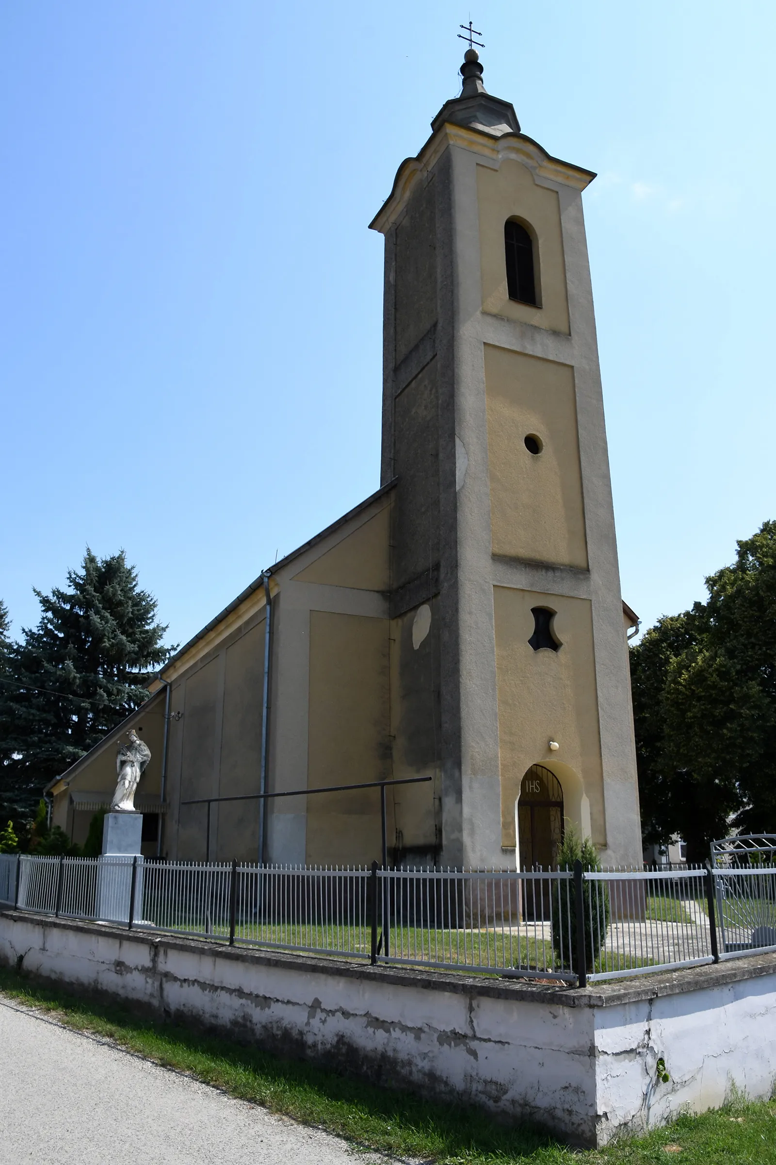 Photo showing: Roman Catholic church in Gógánfa, Hungary