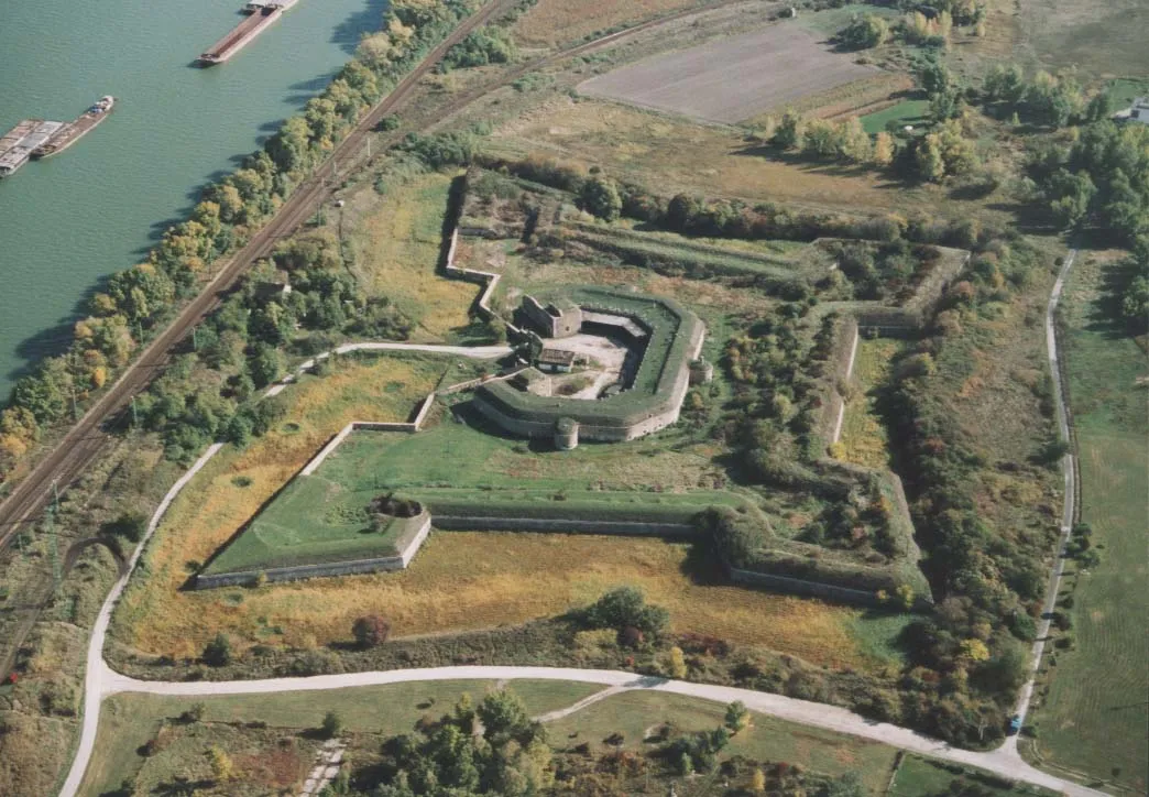 Photo showing: Fortress - Komárom - Hungary - Europe