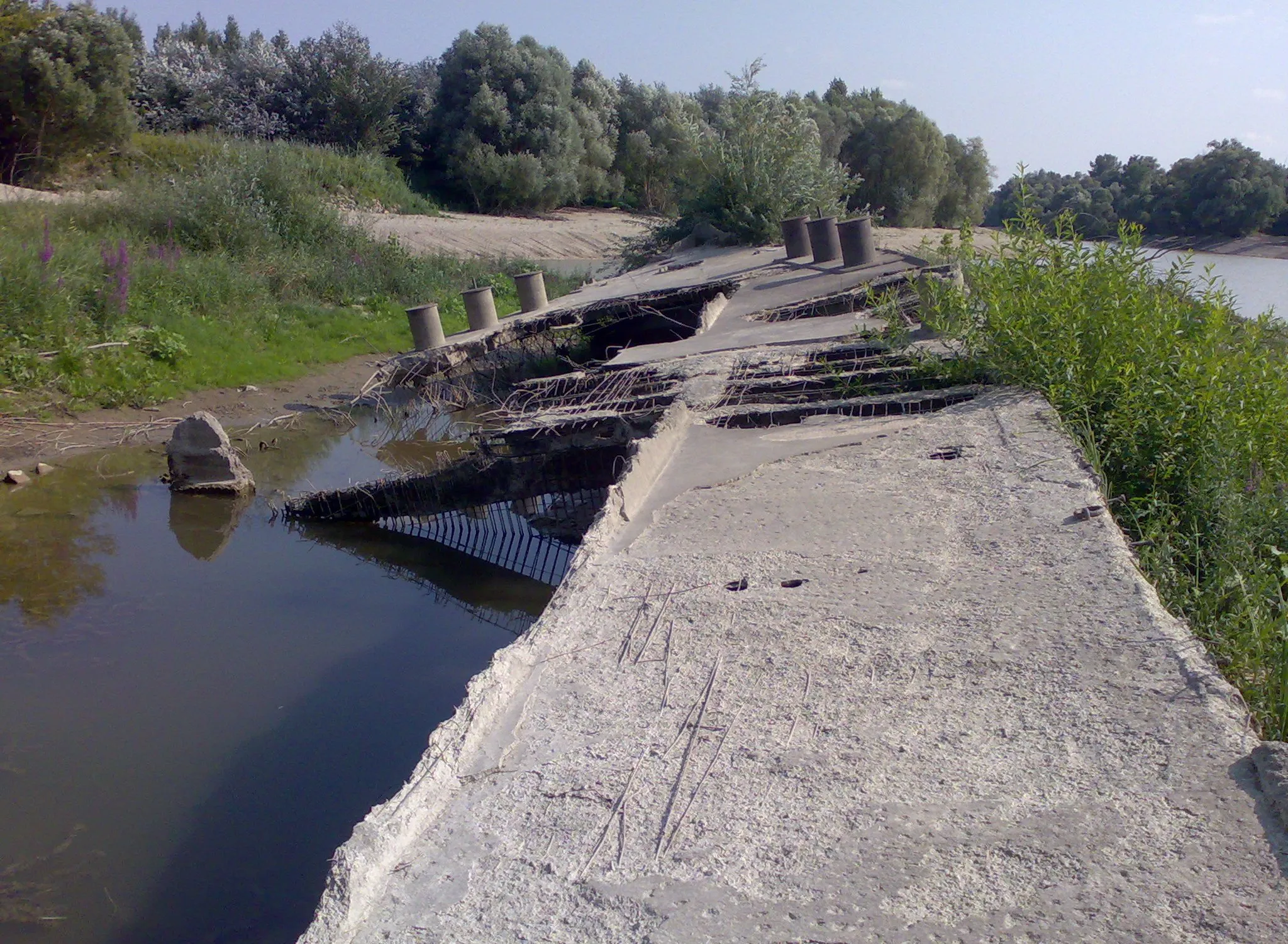 Photo showing: A betonhajó - Concrete ship