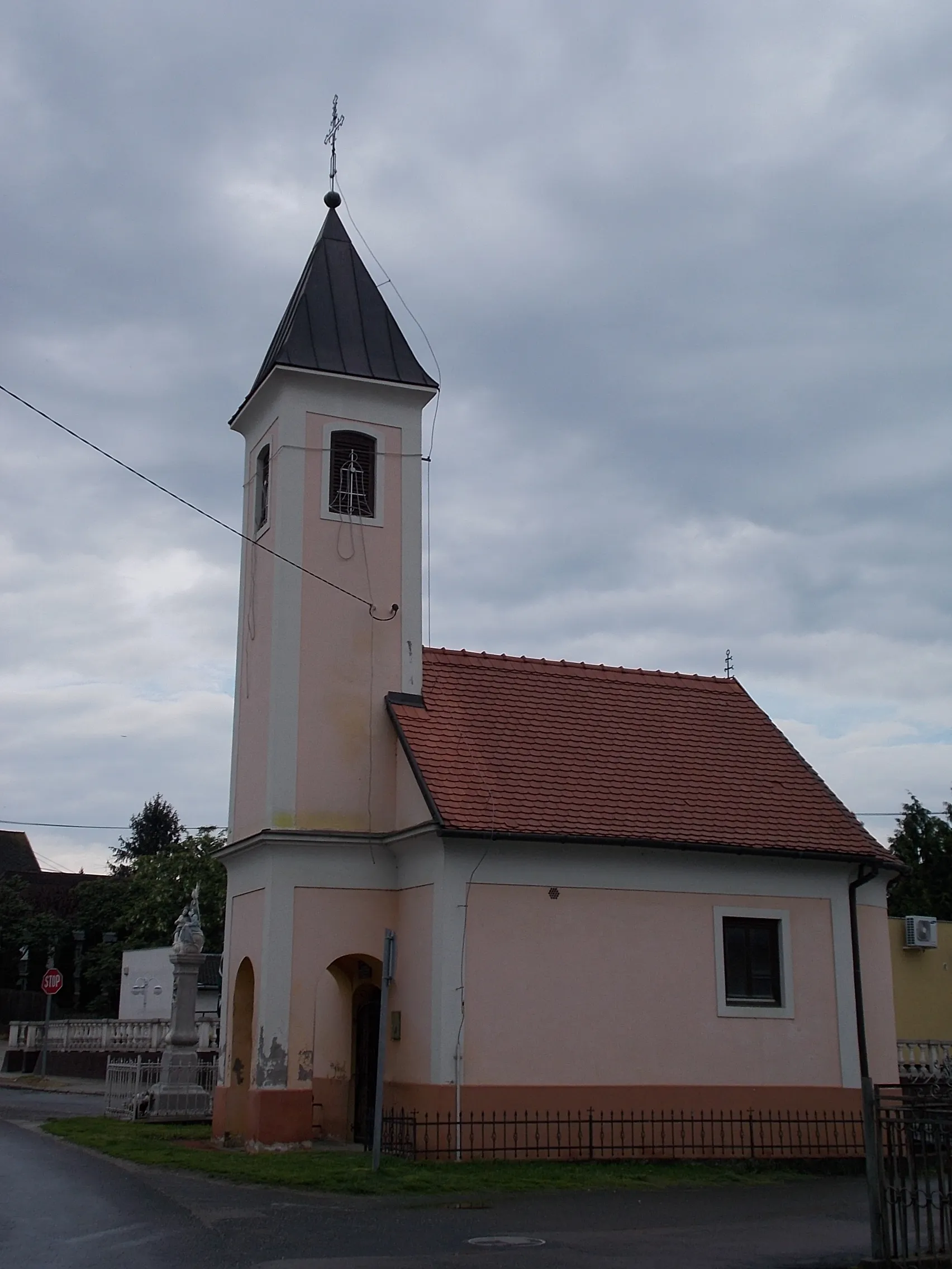 Photo showing: Tótszerdahely - kápolna