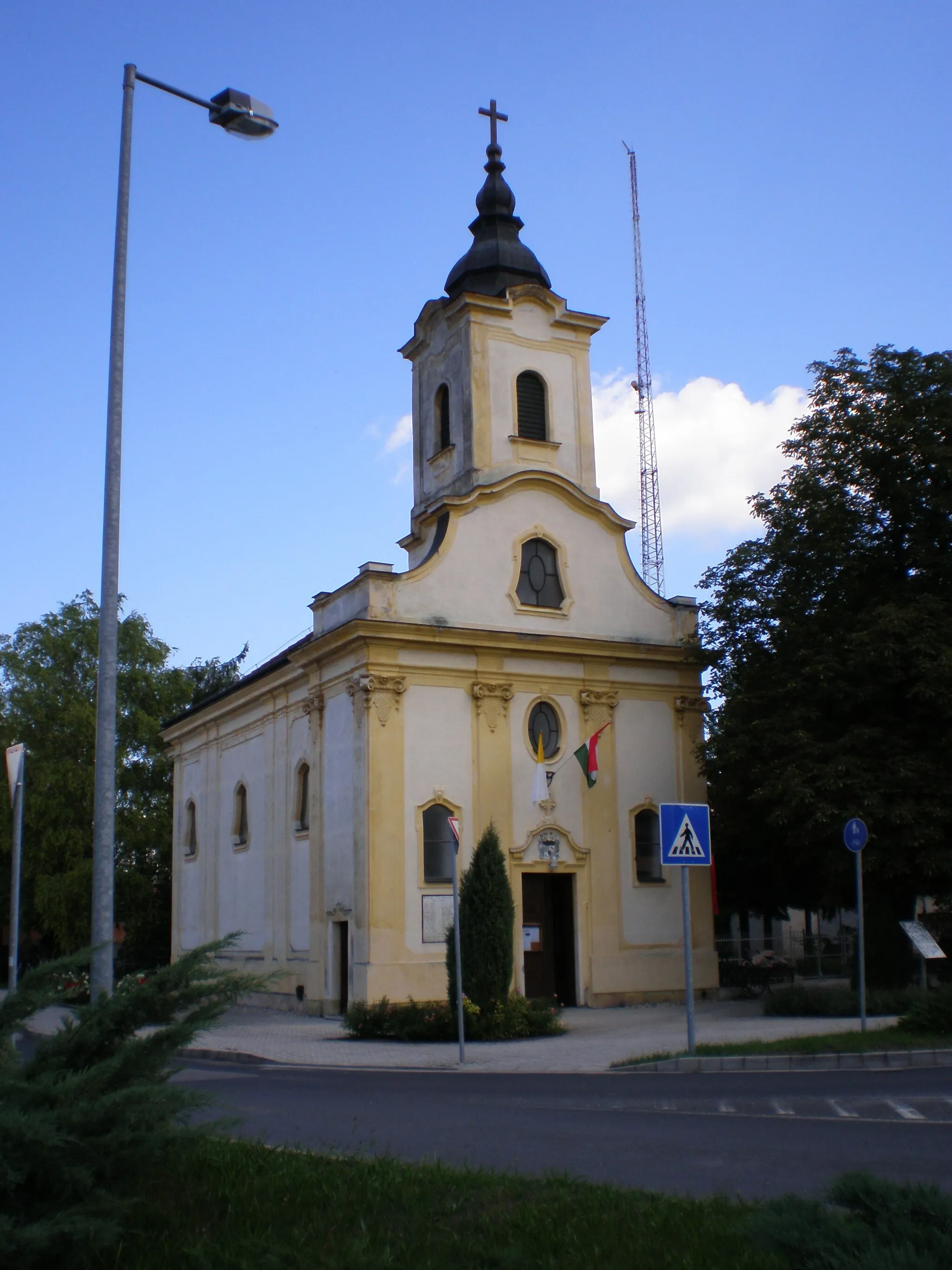 Photo showing: St. Rokus Catholic Church. Ásványráró, Hungary