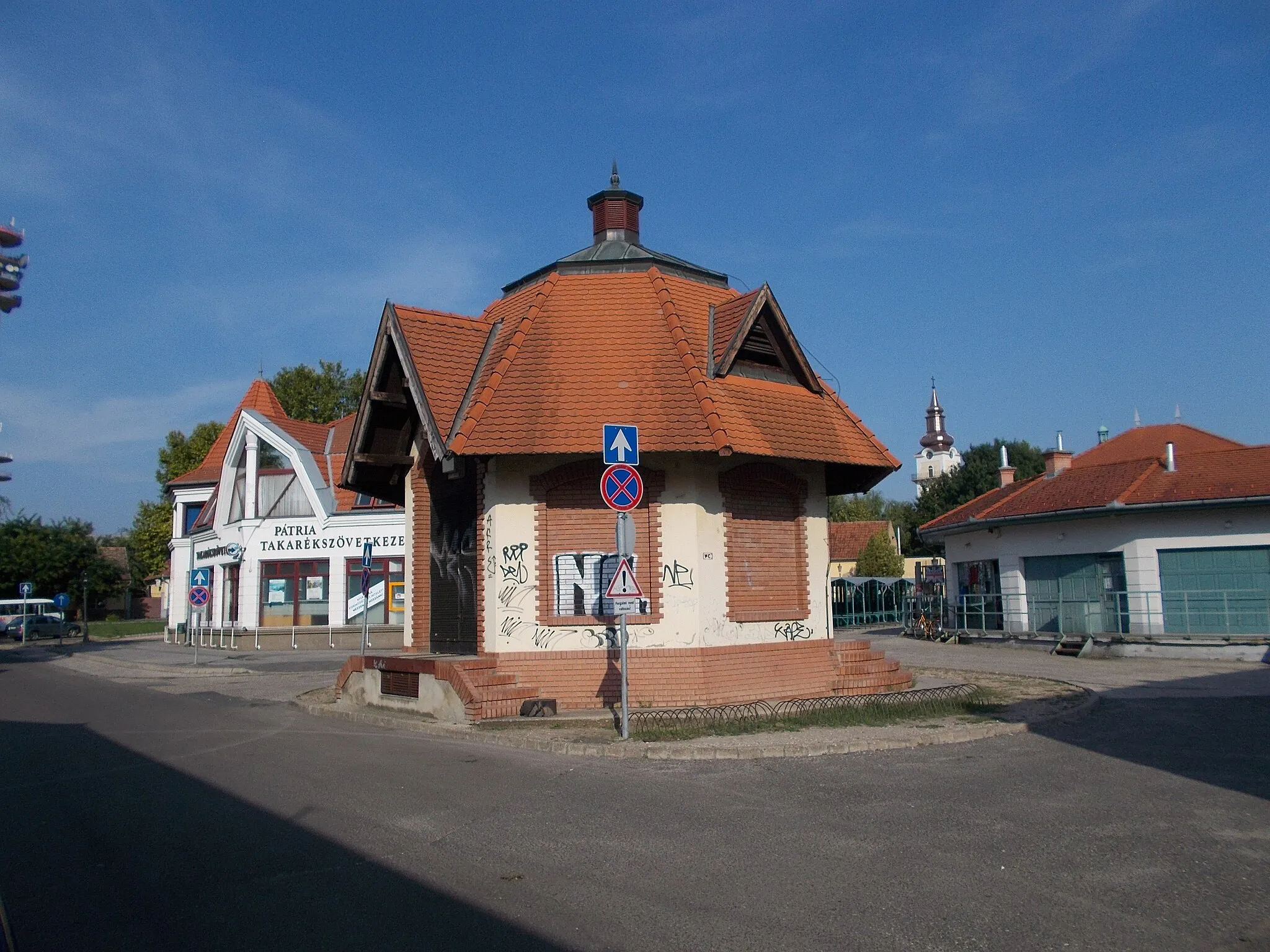 Photo showing: Market. - Selyem Street, Árpád Street,  Cegléd,  Pest County, Hungary