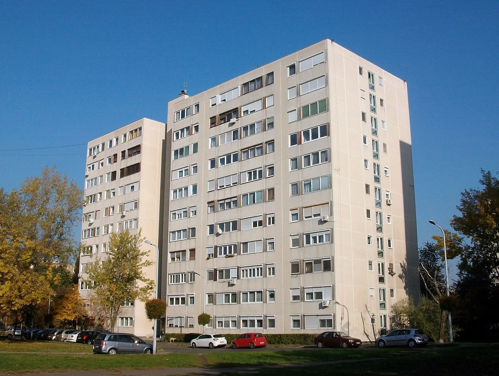 Photo showing: Larsen-Nielsen-type (Danish) panel building in Újpest, Budapest, Hungary