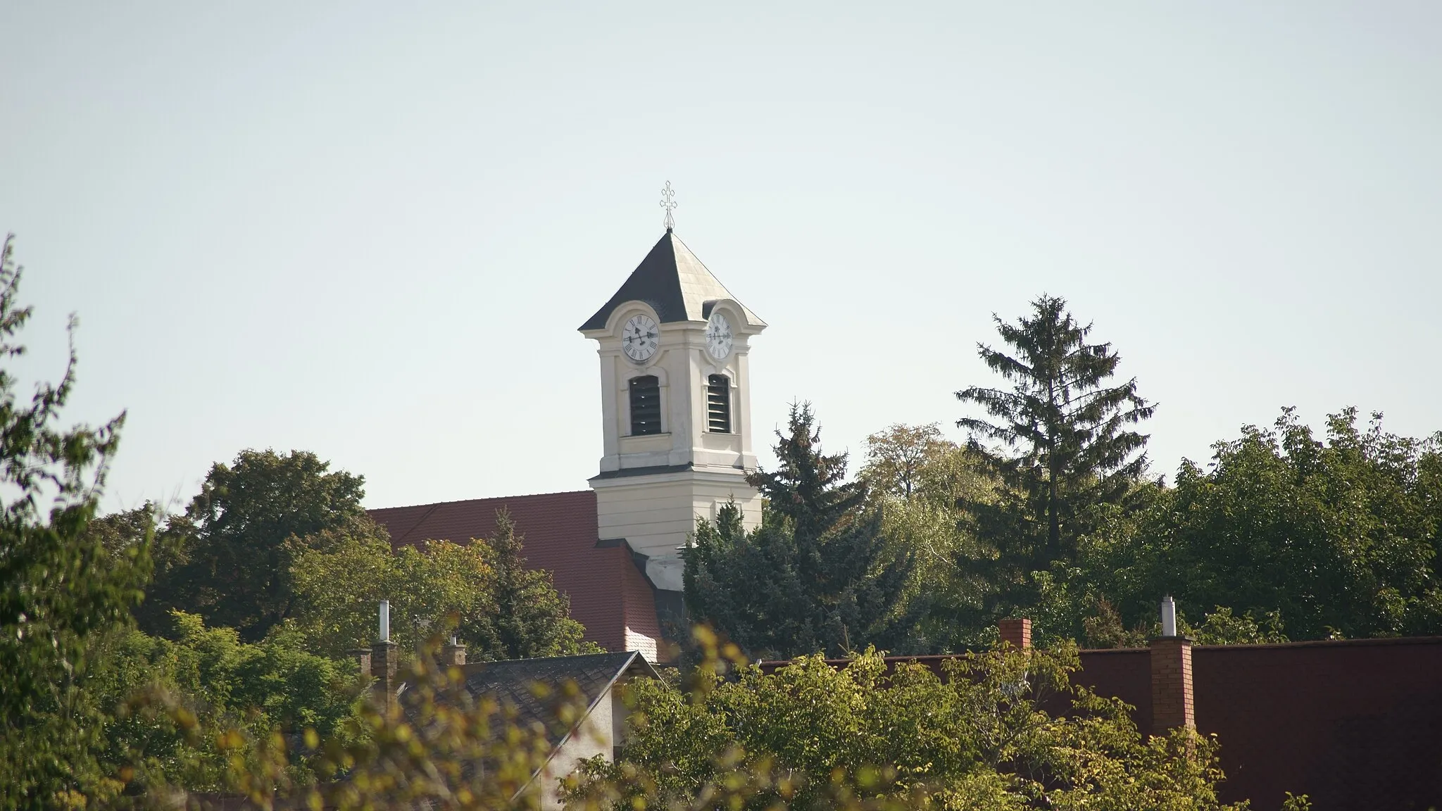 Photo showing: Church - Granary wiev