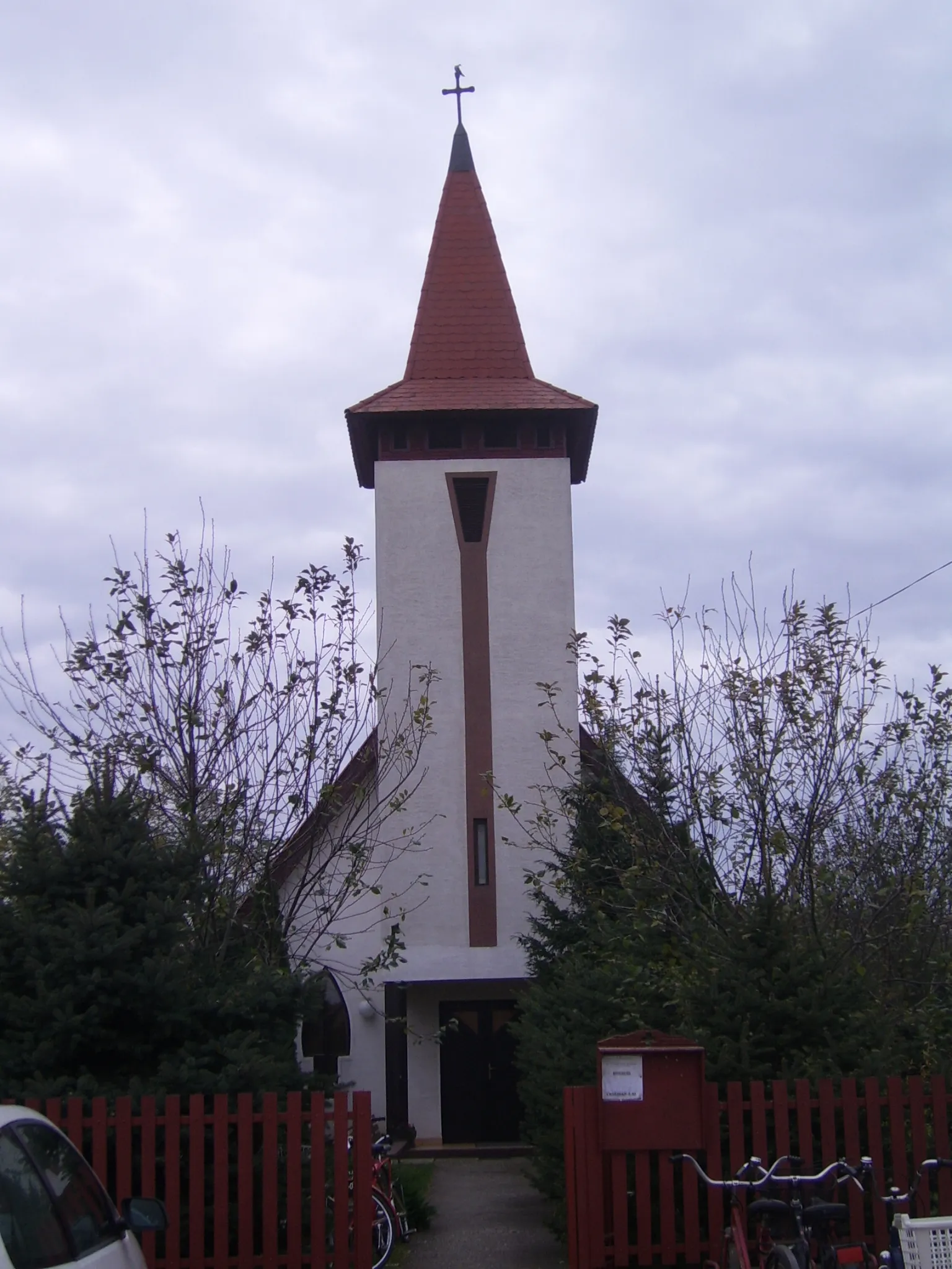 Photo showing: Dabasi szőlők temploma.