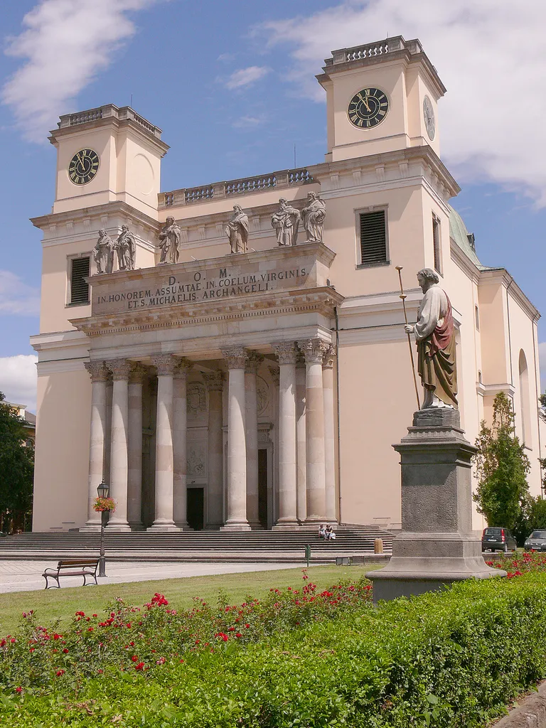 Photo showing: Cathedral, Vác, Hungary