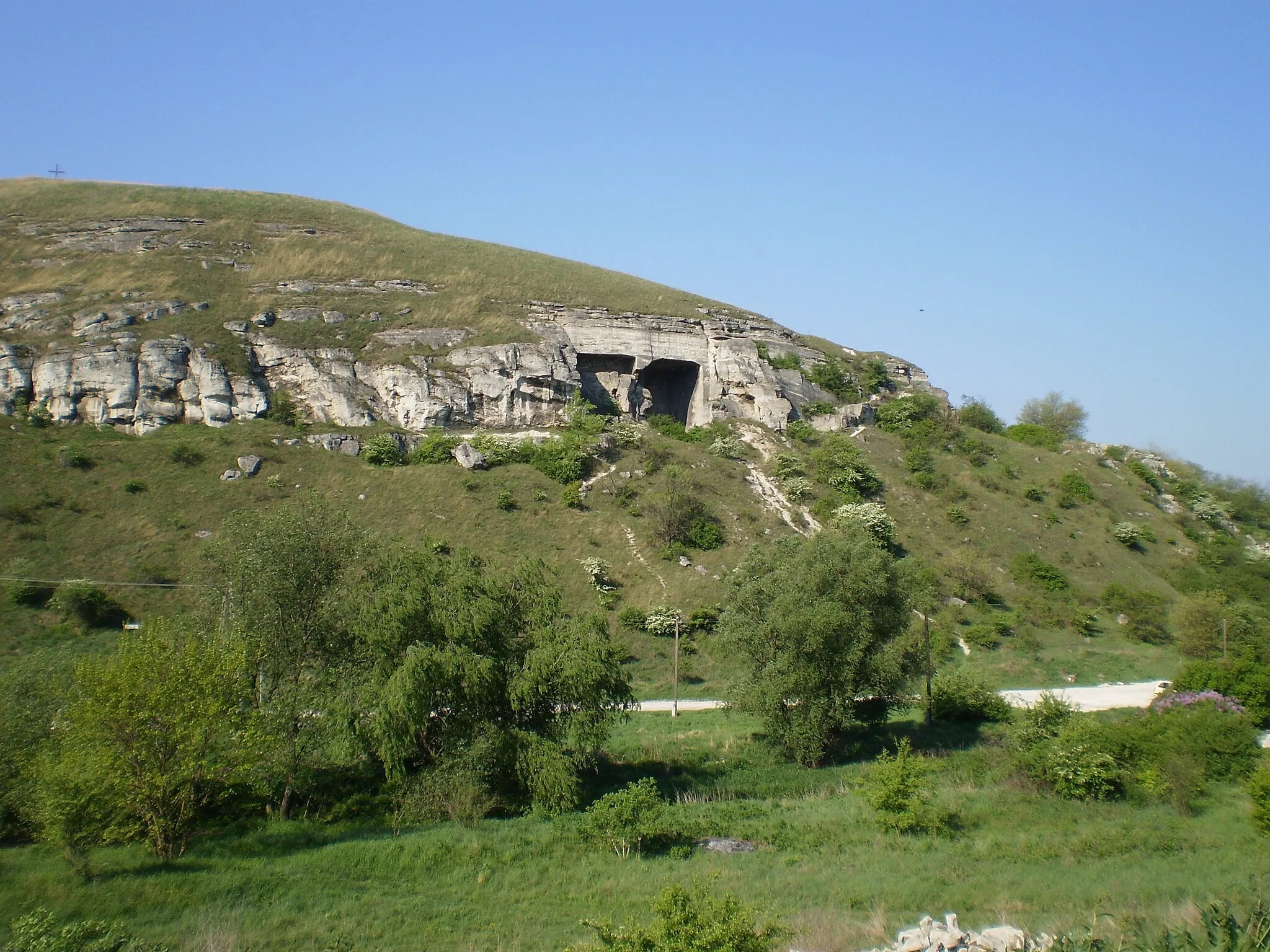 Photo showing: Limestone in Sóskút