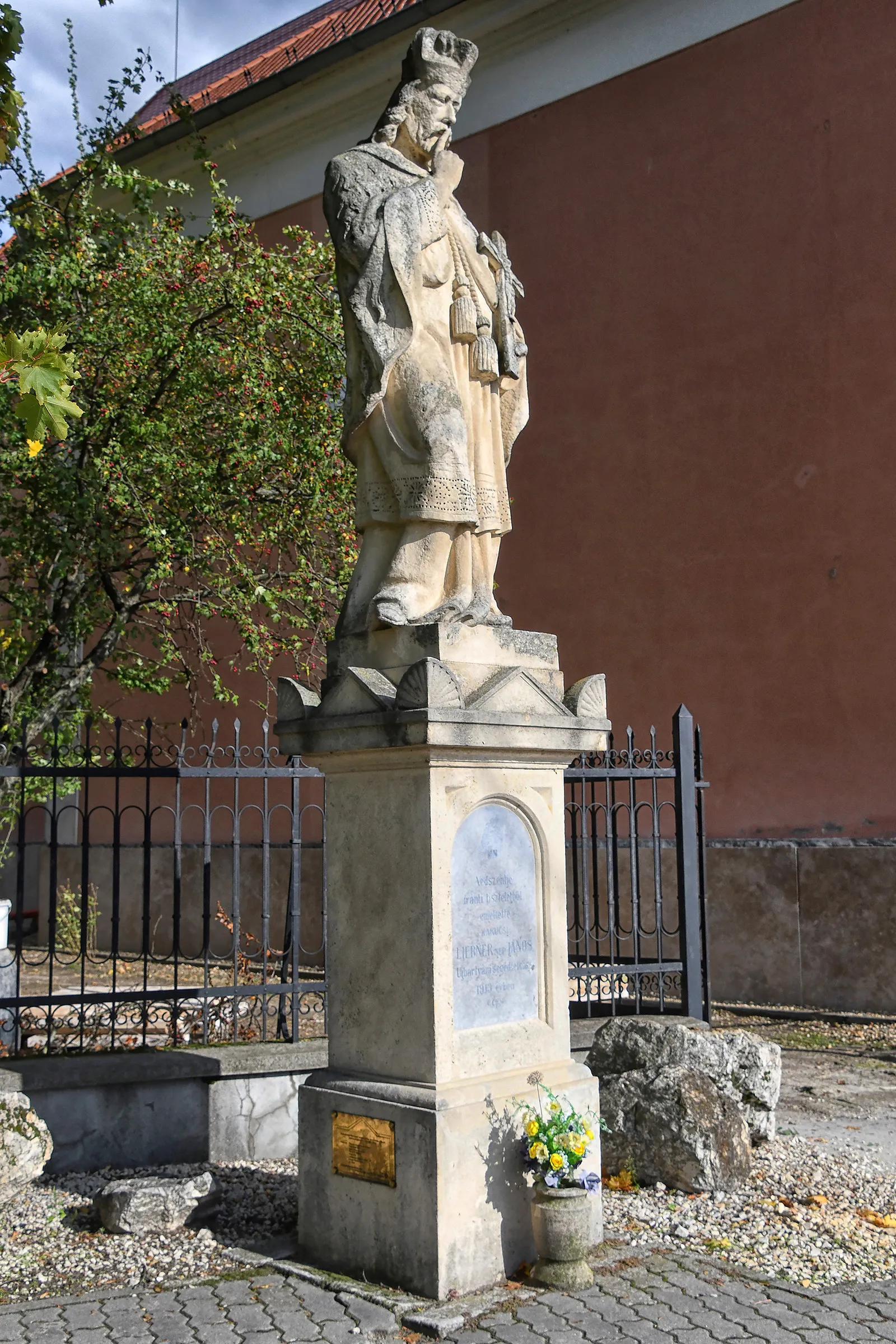 Photo showing: Statue of John of Nepomuk (Újhartyán)