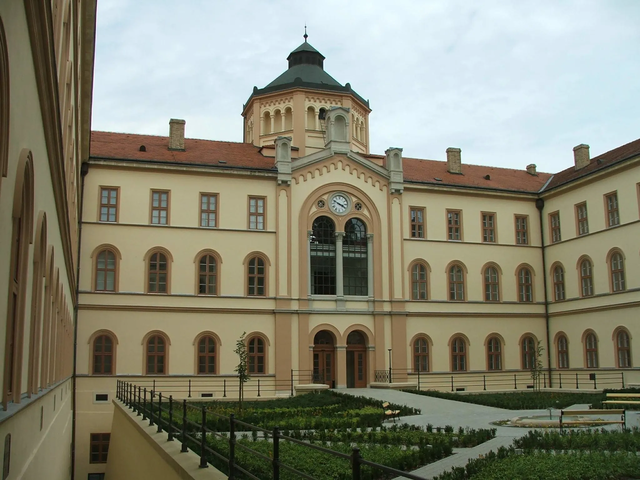 Photo showing: The "Old seminary" in Esztergom, Hungary