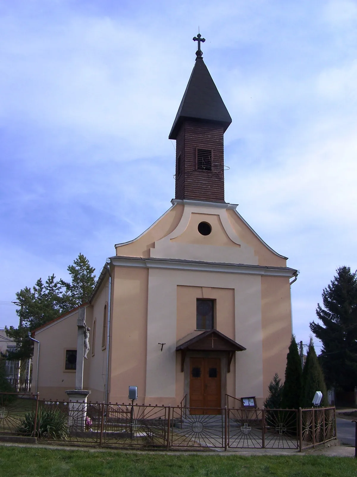 Photo showing: Szent István király Római katolikus templom (Váchartyán, Fő u.)