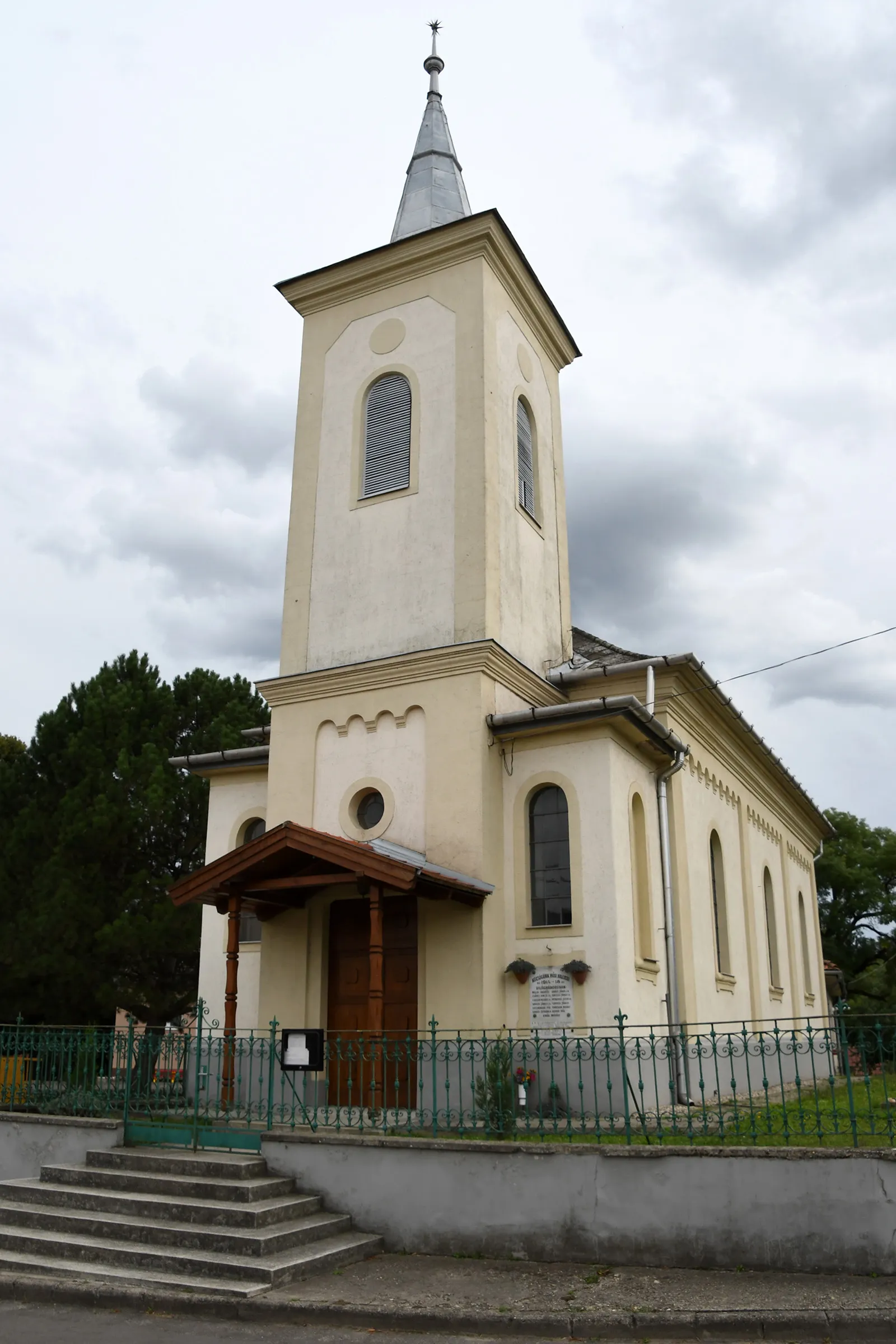 Photo showing: Lutheran church in Váckisújfalu