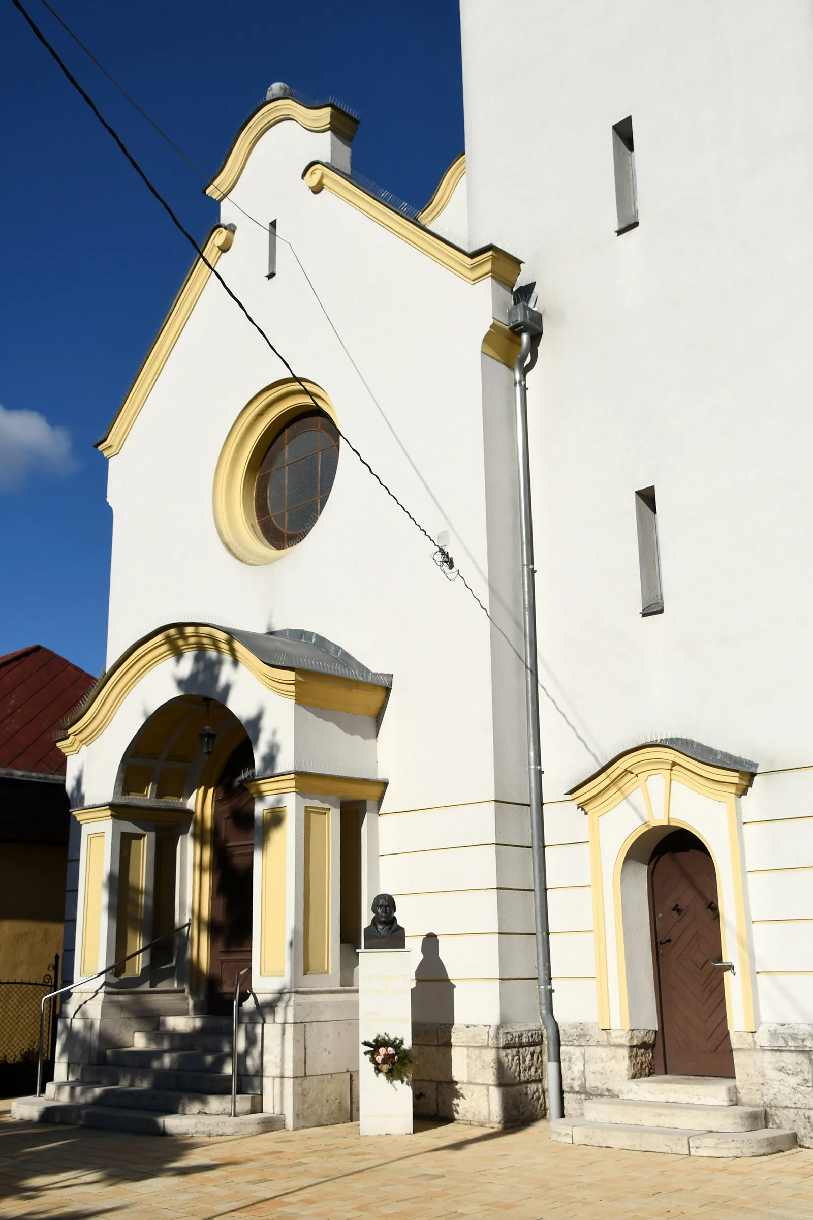 Photo showing: Reformed church in Szada, Hungary