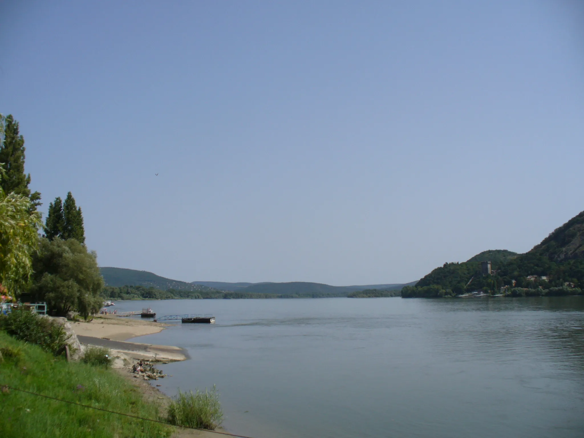 Photo showing: The Danube at Nagymaros, Hungary