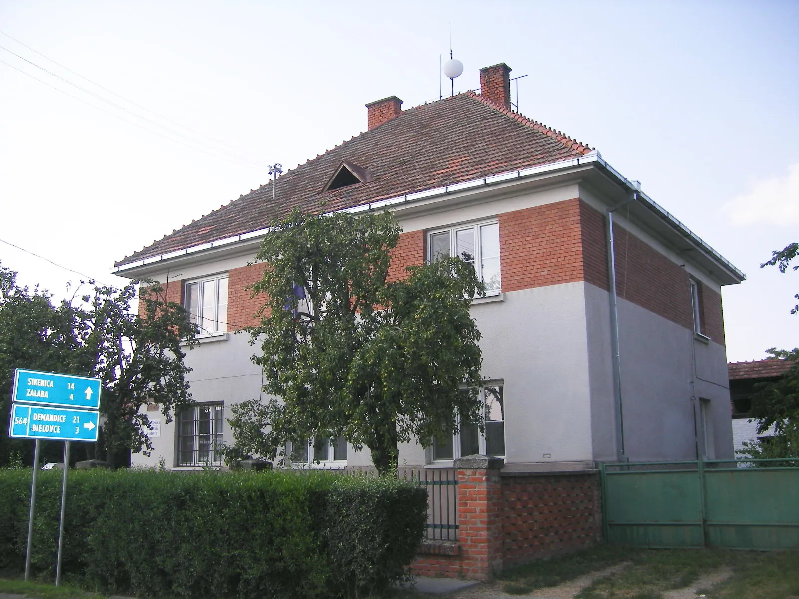 Photo showing: Ipolypásztó - községháza/iskola