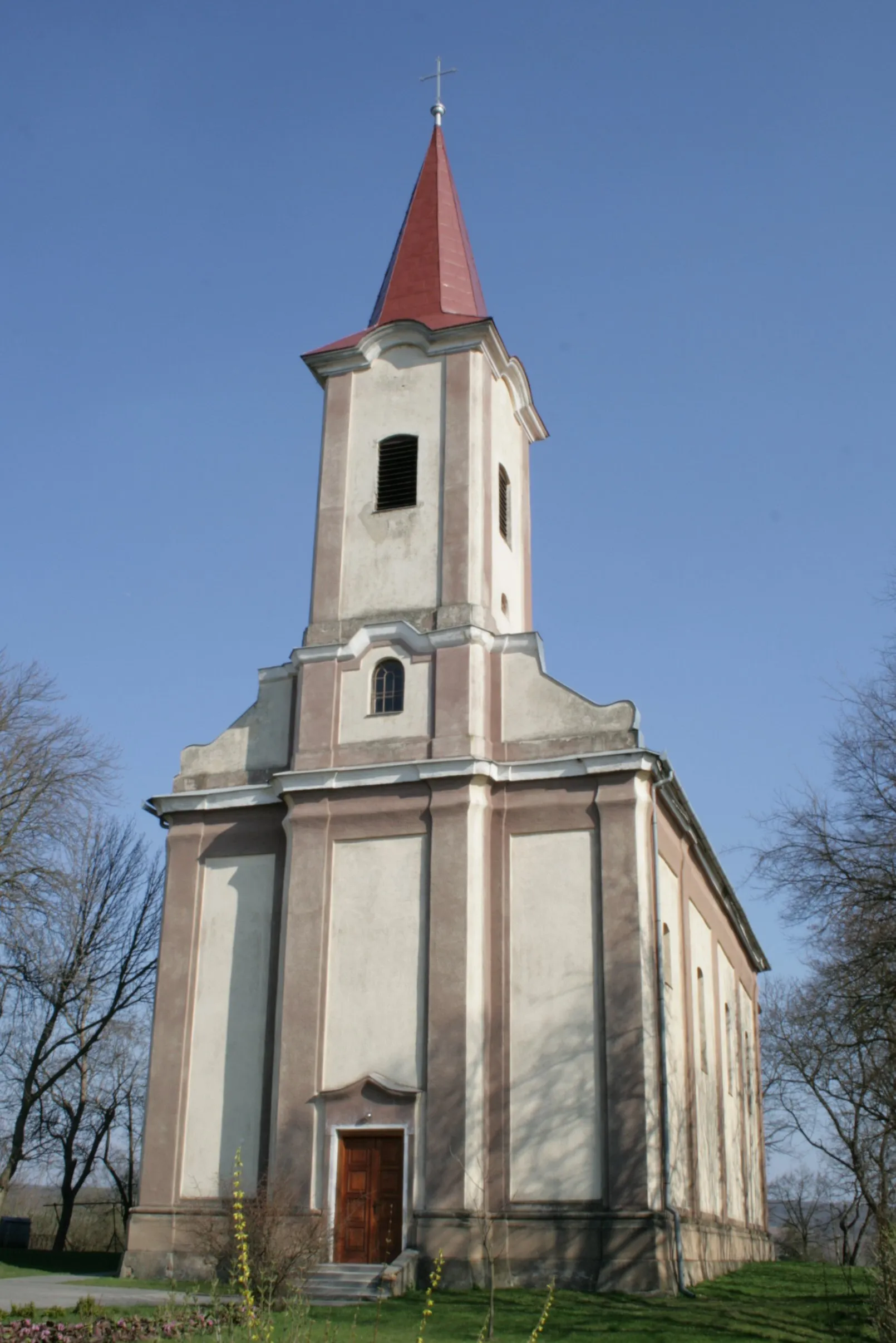 Photo showing: Church in Kamenín (Nové Zámky district, Slovak Republic).