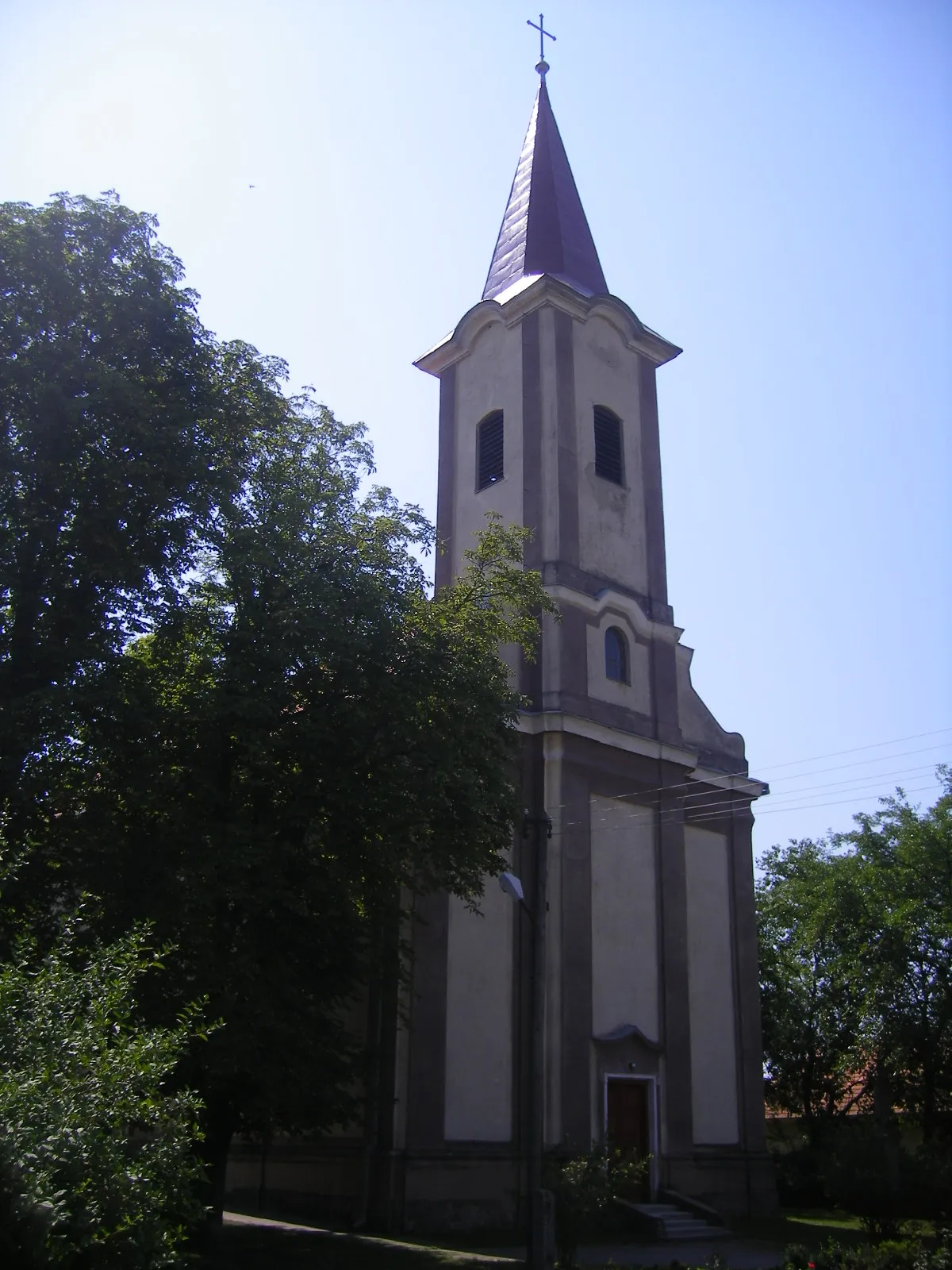 Photo showing: Kéménd - katolikus templom