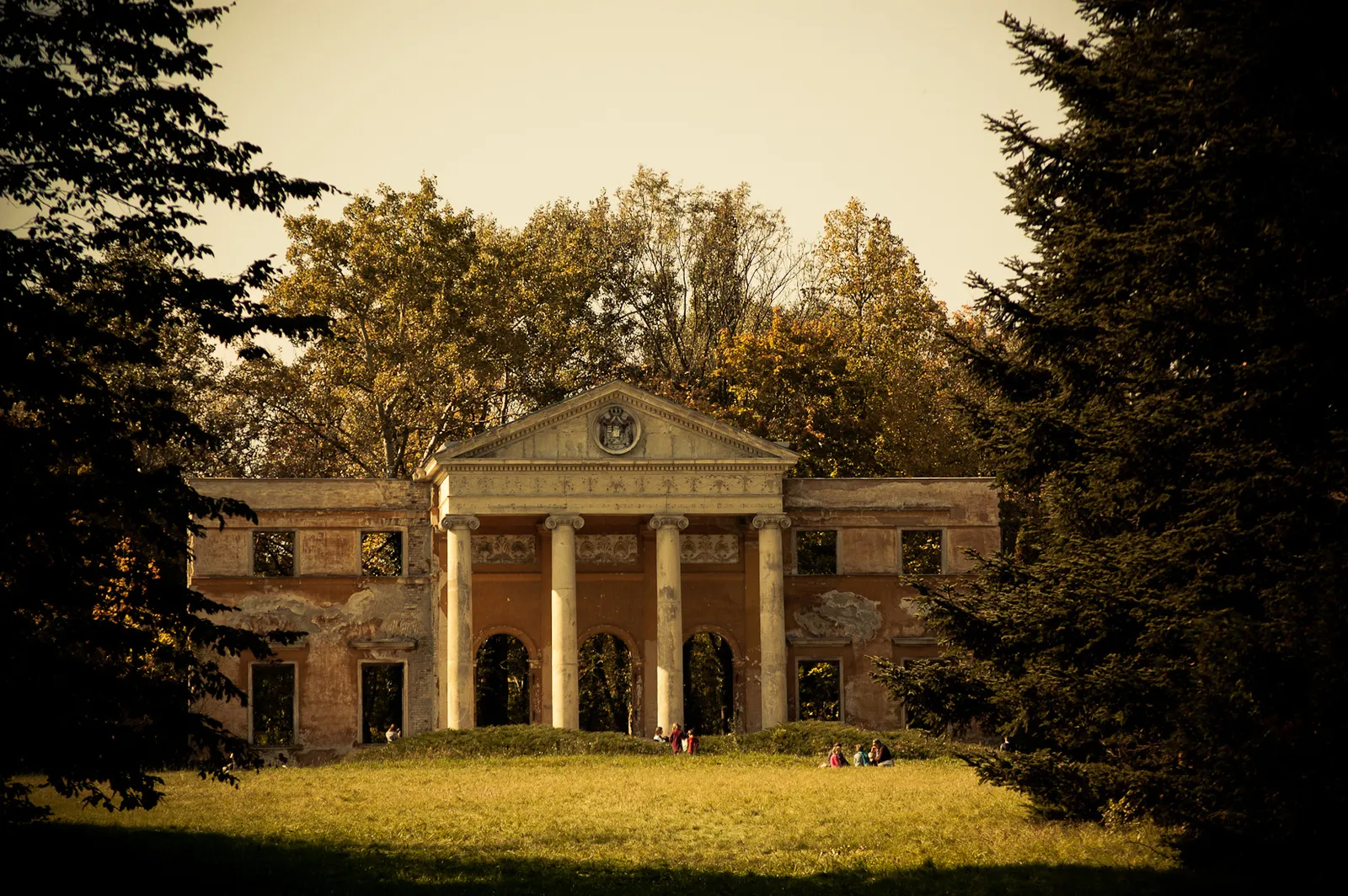 Photo showing: Habsburg kastély megmaradt középrésze (Alcsútdoboz, Arborétum)