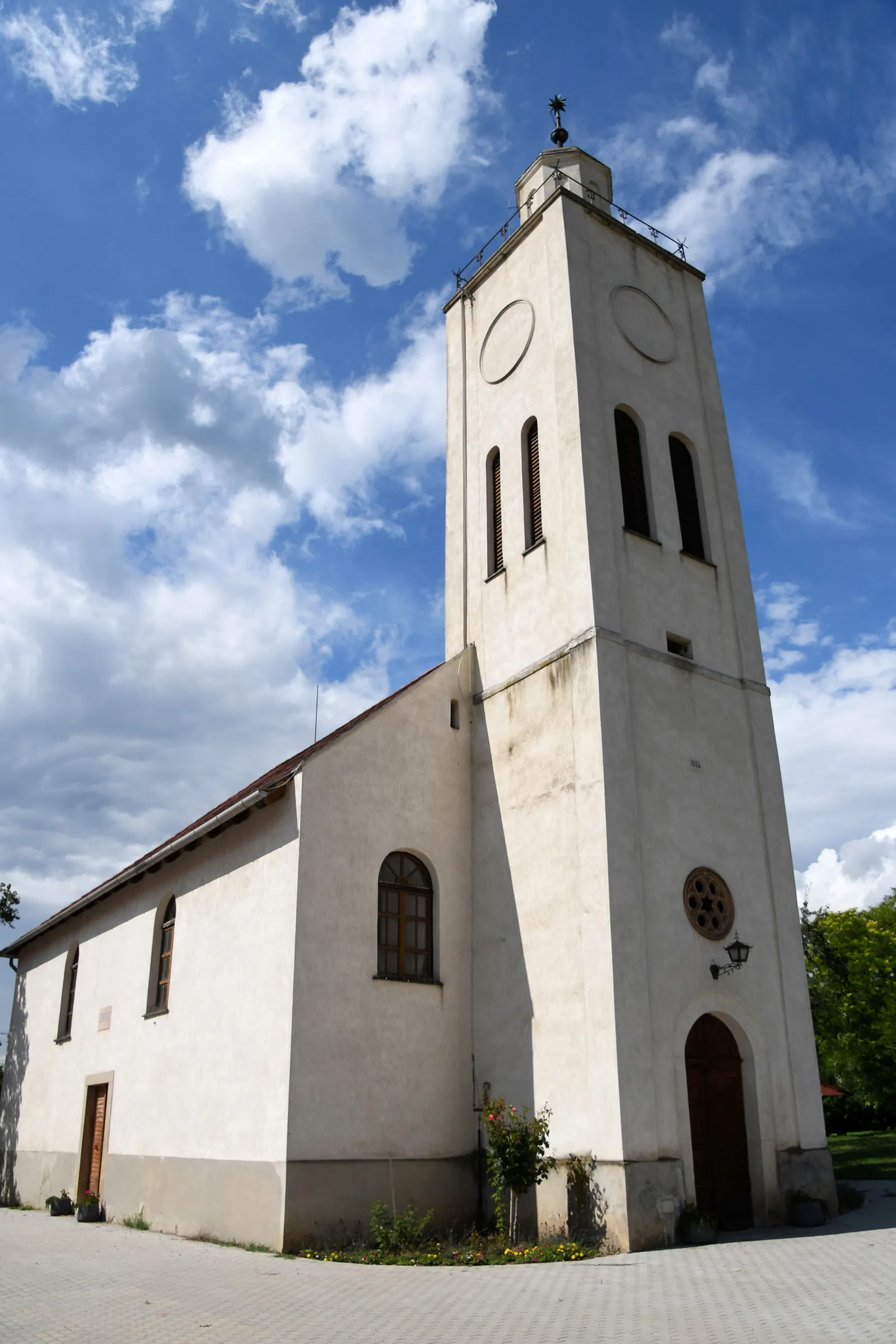 Photo showing: Calvinist church in Bodmér, Hungary