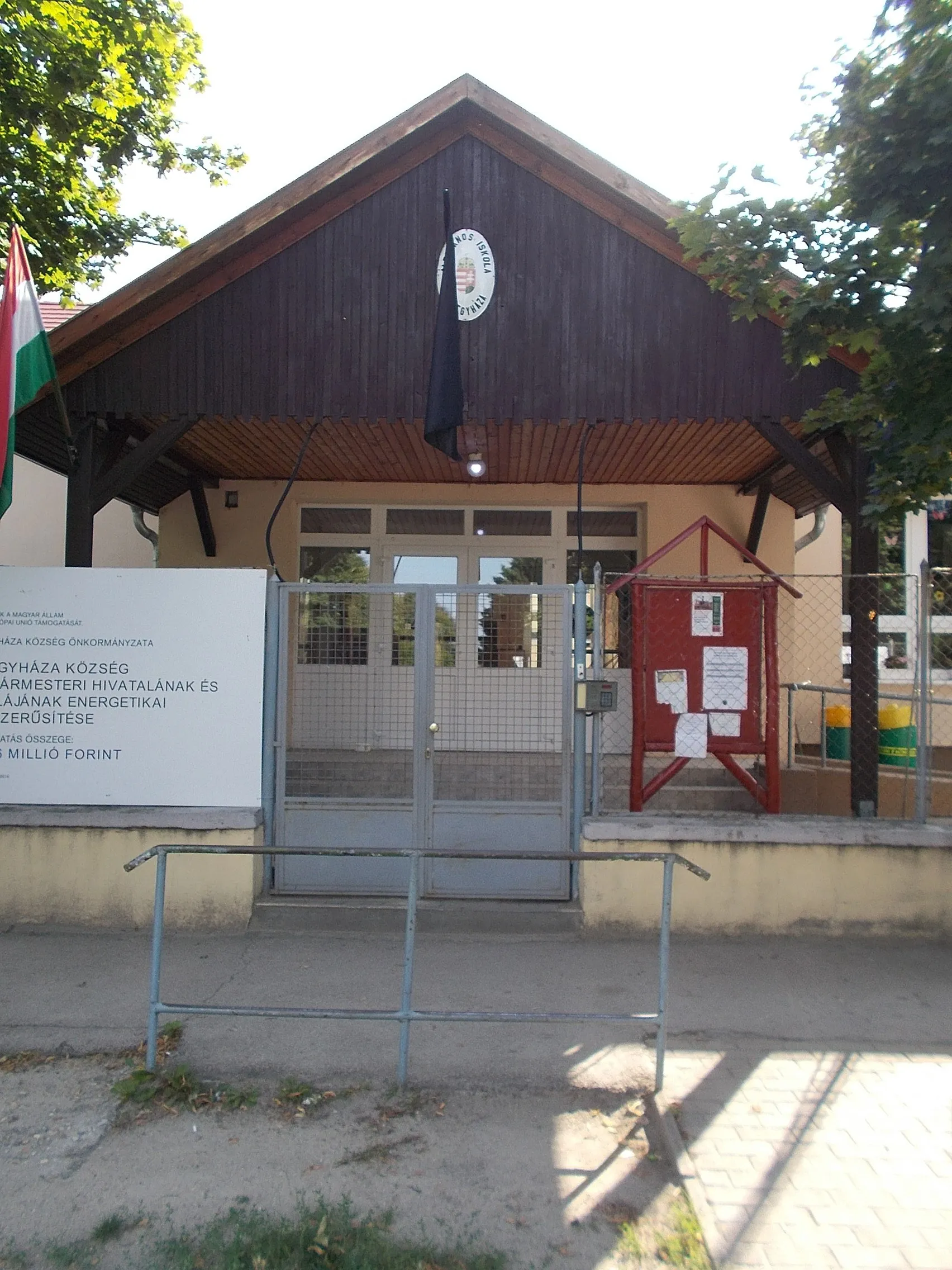 Photo showing: : Hunyadi János Elementary School - 53 Árpád utca, Délegyháza, Pest County, Hungary