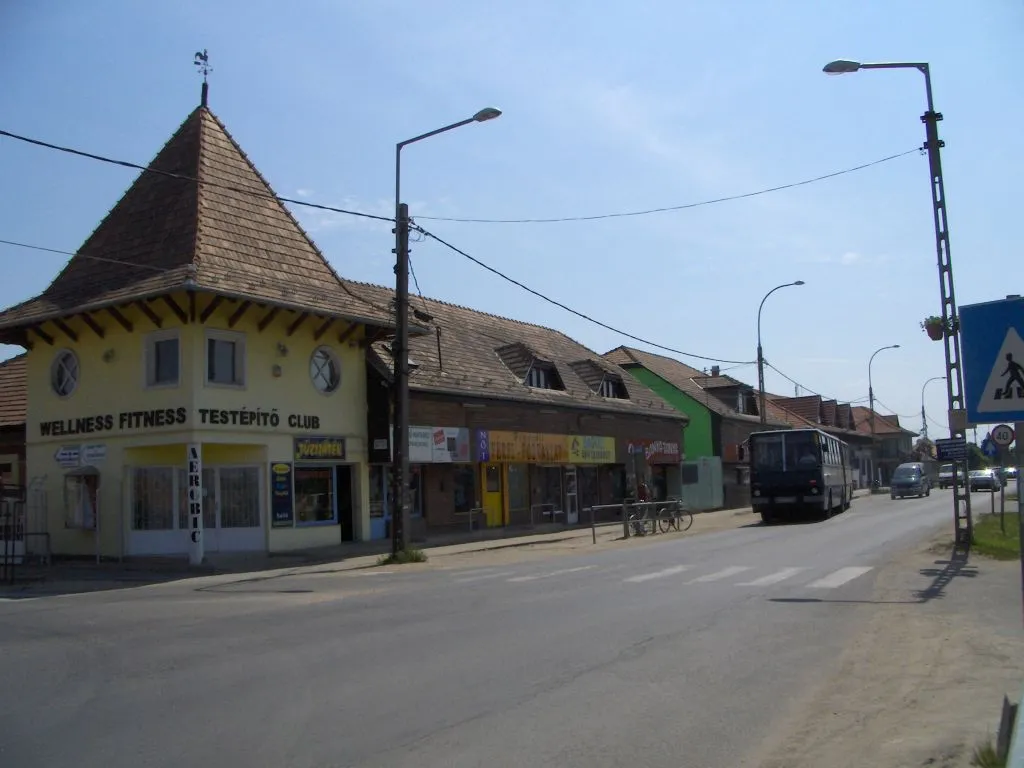 Photo showing: Gyál, városközpont, Ady Endre - Kőrösi út sarok