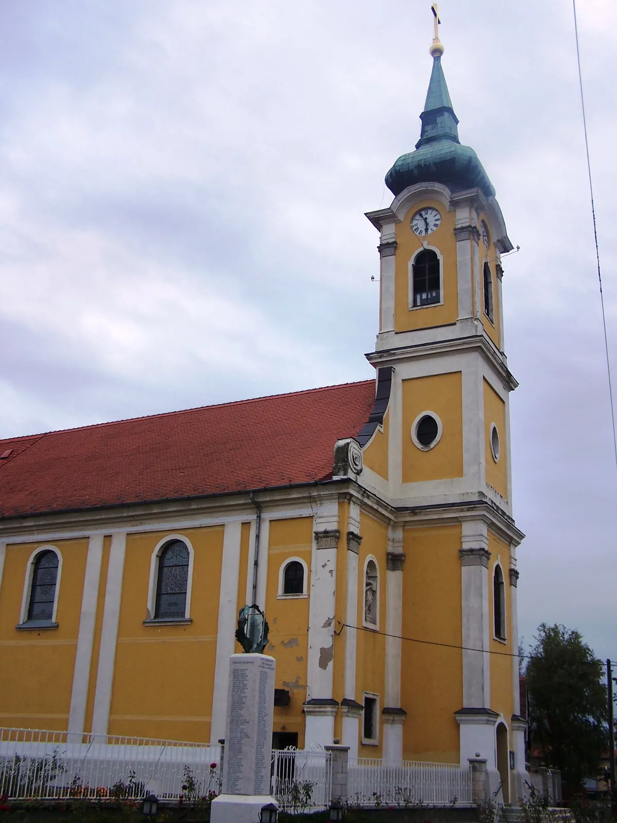 Photo showing: Keresztelő Szent János római katolikus templom (Üllő, Marx tér)