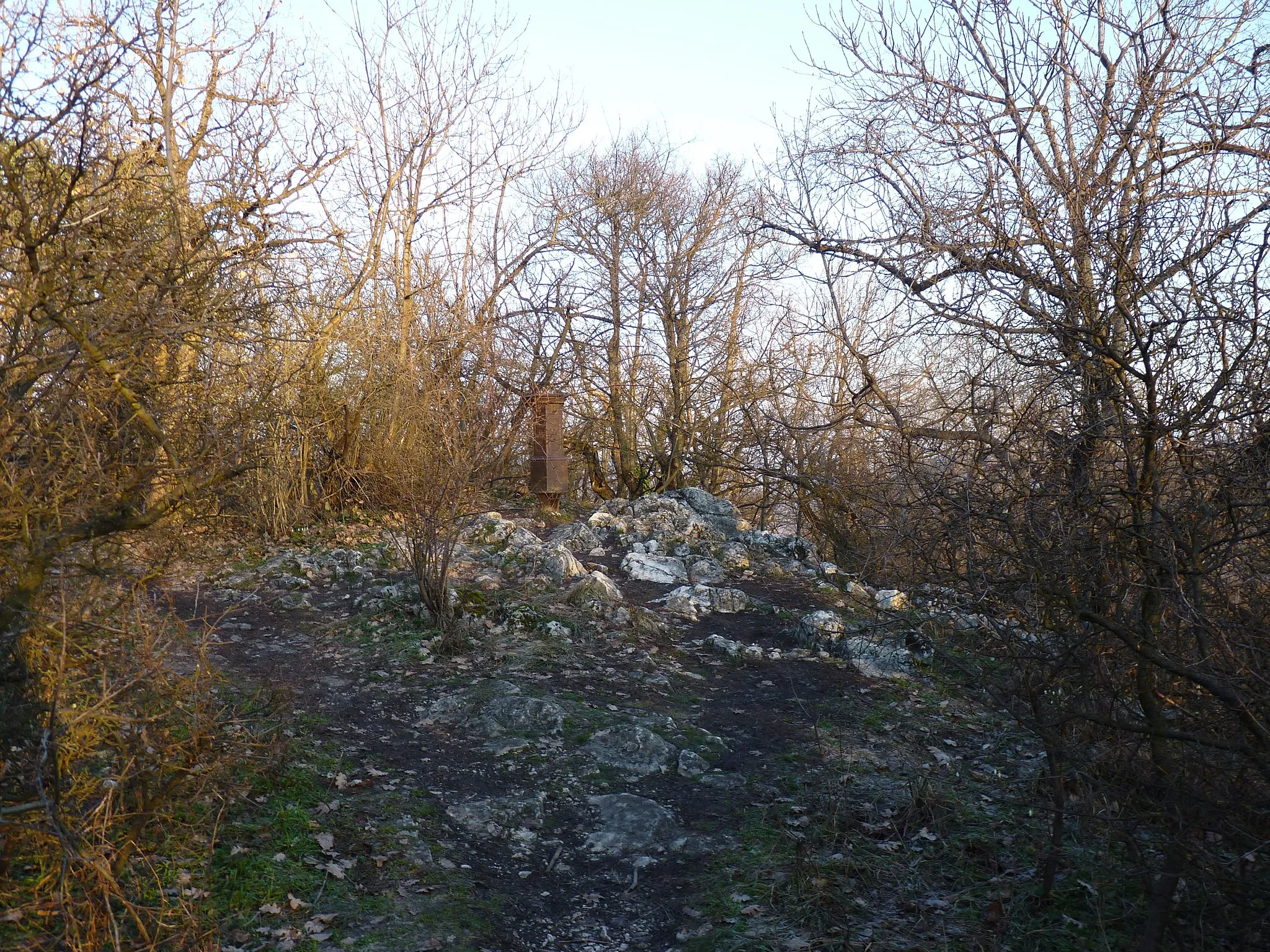 Photo showing: Fekete-fej hill
