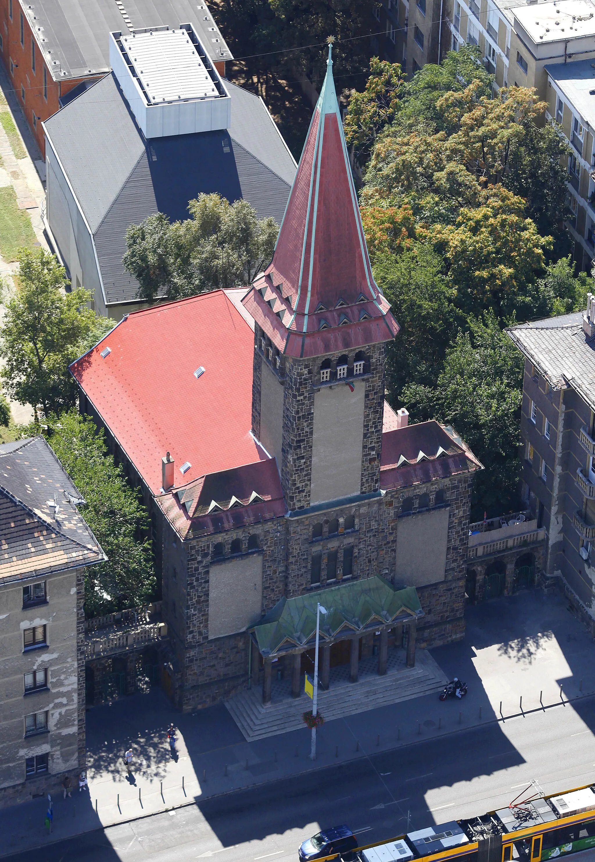 Photo showing: Temple, Budapest, Hungary, aerial photograph