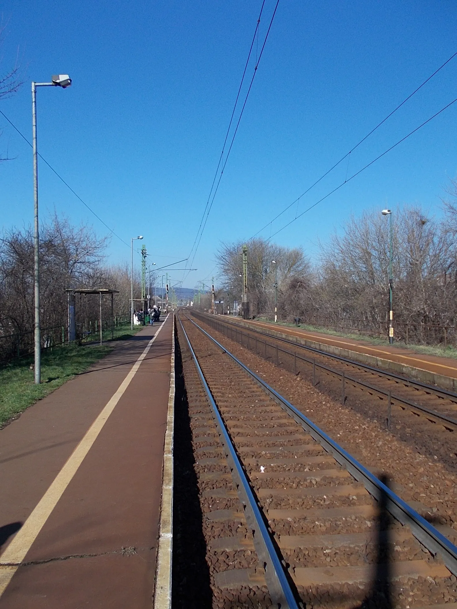 Photo showing: : Szob alsó train stop, view from station start point toward (Szob) the end/exit point - Szob, Pest County, Hungary.